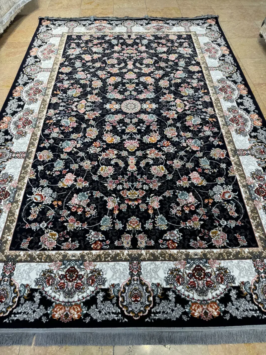 زمینه سرمه‌ای گل‌دار ۱۲ متری|فرش|گرگان, |دیوار