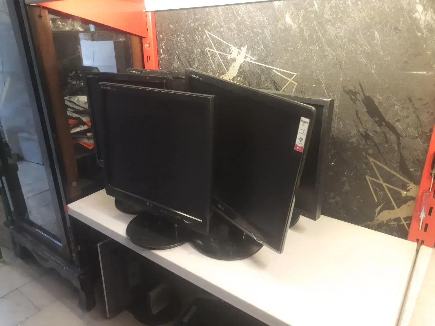 مانیتور ۱۷ ال جی|قطعات و لوازم جانبی رایانه|تهران, صفا|دیوار