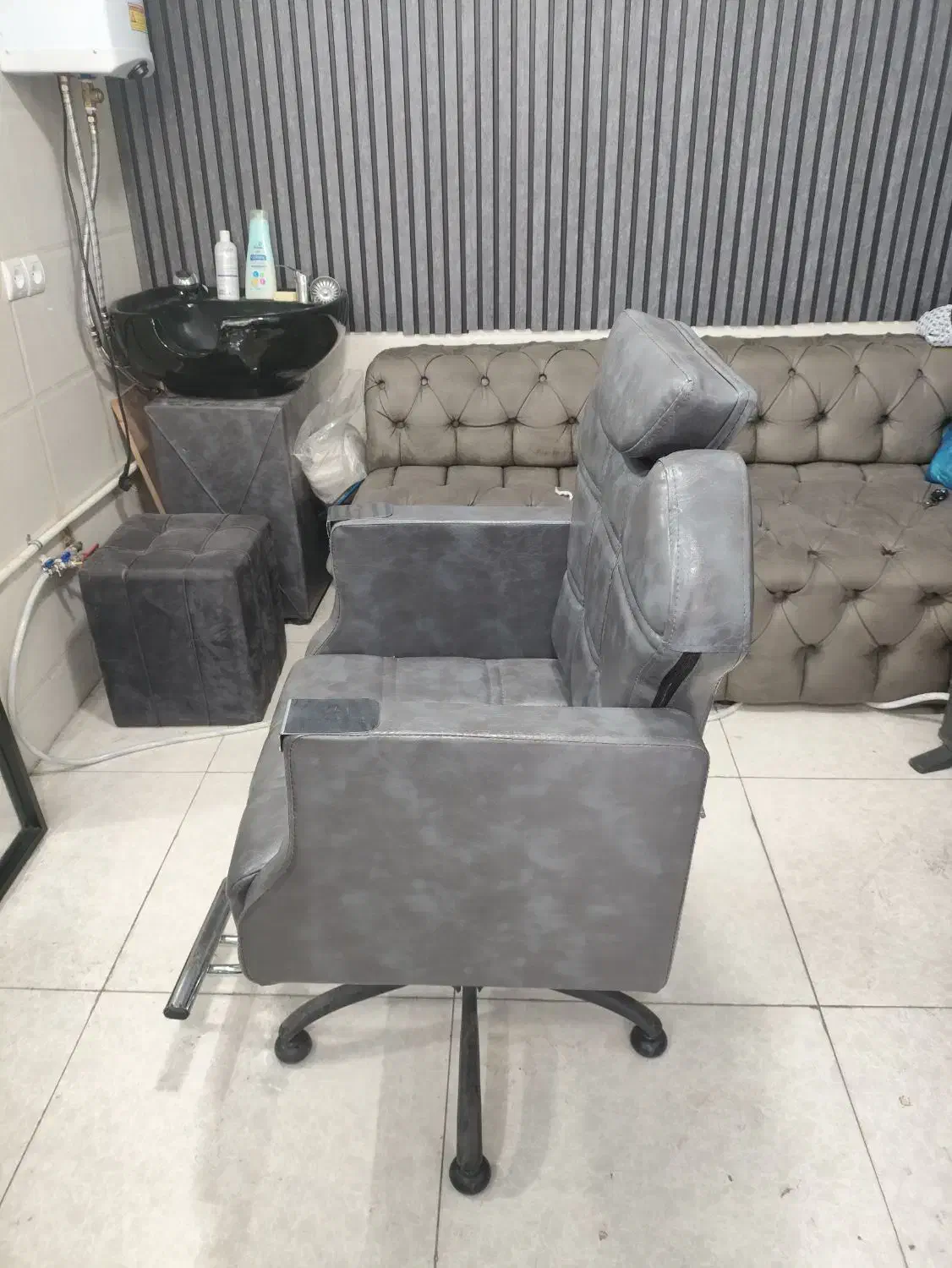 صندلی آرایشگاه گلایل|آرایشگاه و سالنهای زیبایی|اسلامشهر, شهرک توحید|دیوار