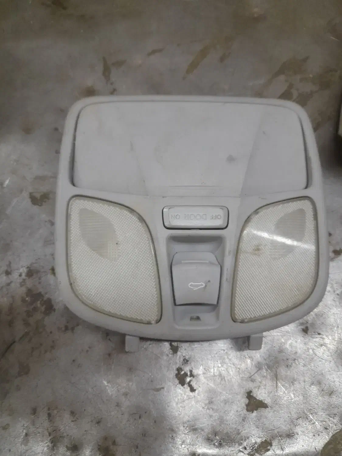 چراق سقف سانتافه و ایربگ پژو پشت سری جنسیس وال نود|قطعات یدکی و لوازم جانبی|اهواز, کمپلو جنوبی|دیوار