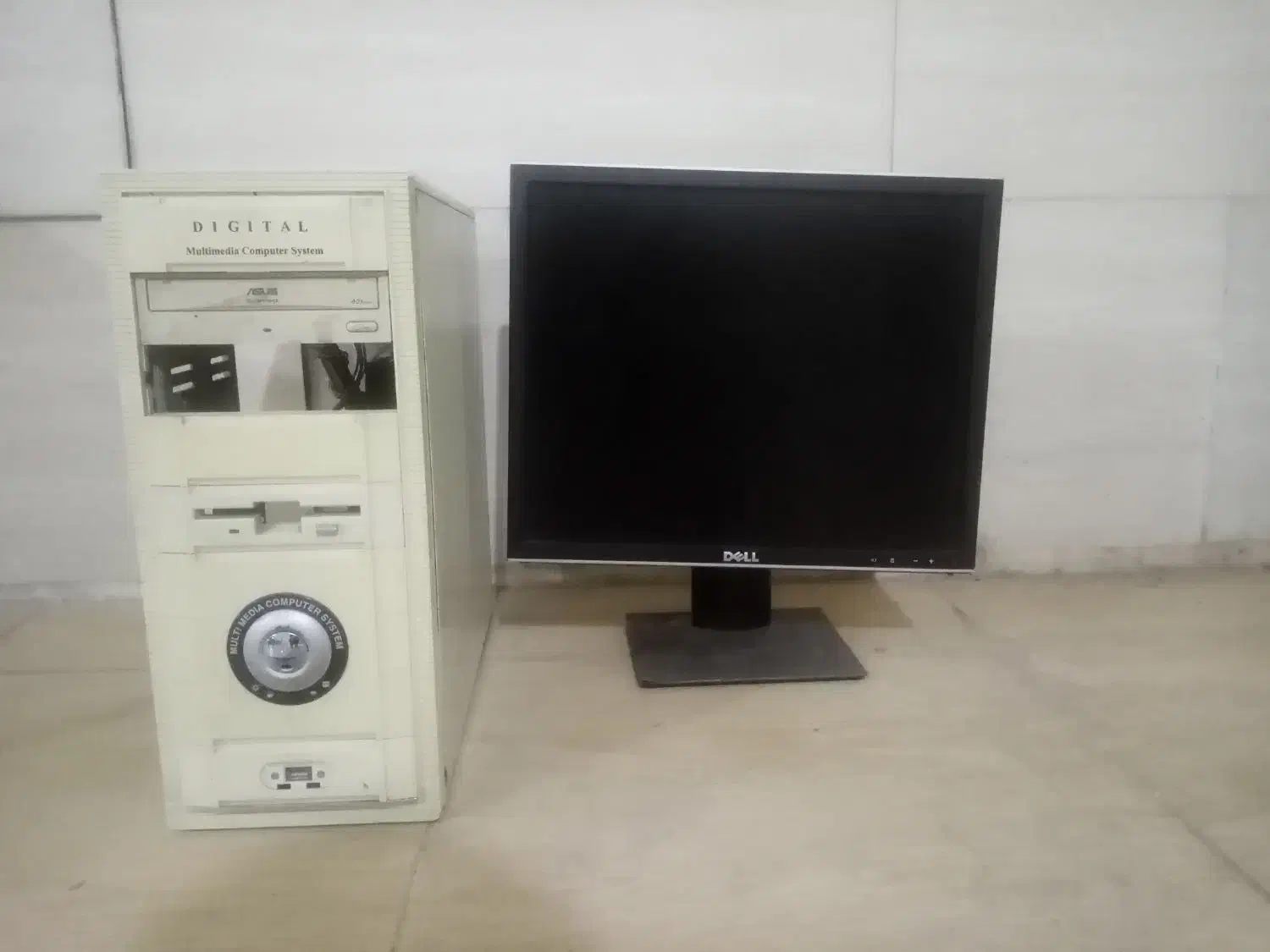 کیس کامپیوتر و مانیتور|رایانه رومیزی|رباطکریم, رباطکریم|دیوار