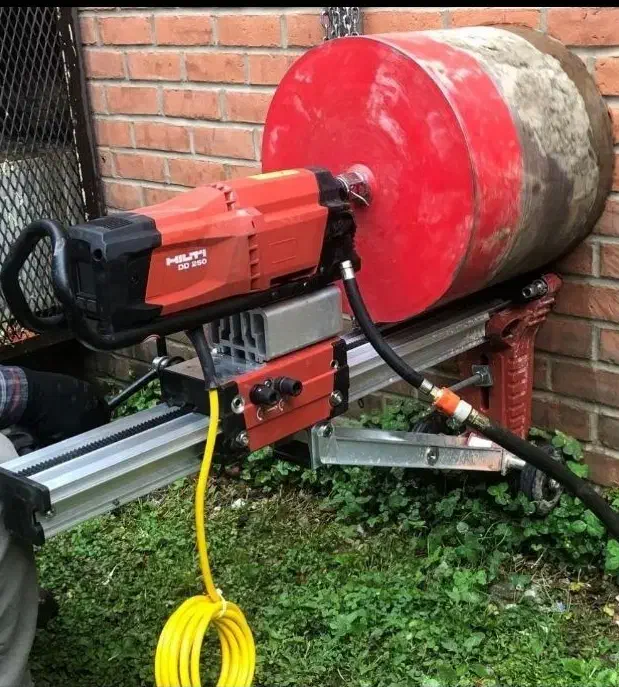 انجام امور کرگیری بتن - سوراخکاری - کرگیر - گردبر|خدمات پیشه و مهارت|کرمان, |دیوار