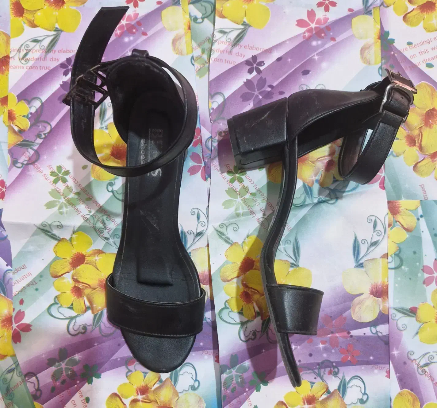 صندل|کیف، کفش، کمربند|الوند, |دیوار