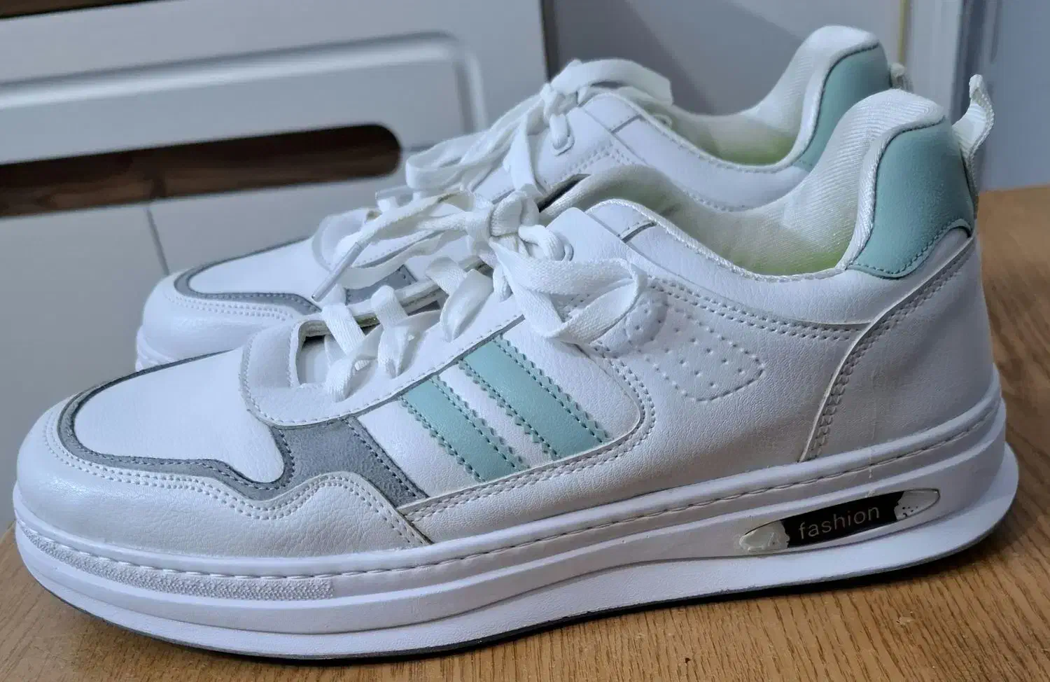 کتانی نو با تخفیف بالا|کیف، کفش، کمربند|بجنورد, |دیوار