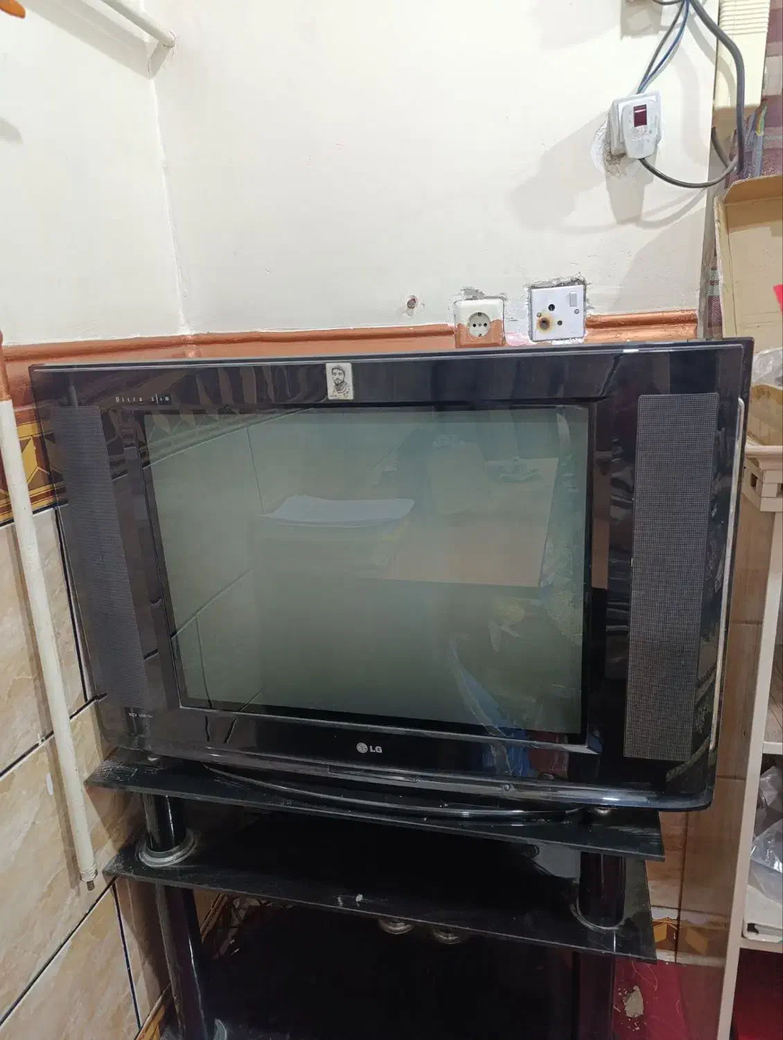 تلویزیون ۲۸|تلویزیون و پروژکتور|سوسنگرد, |دیوار