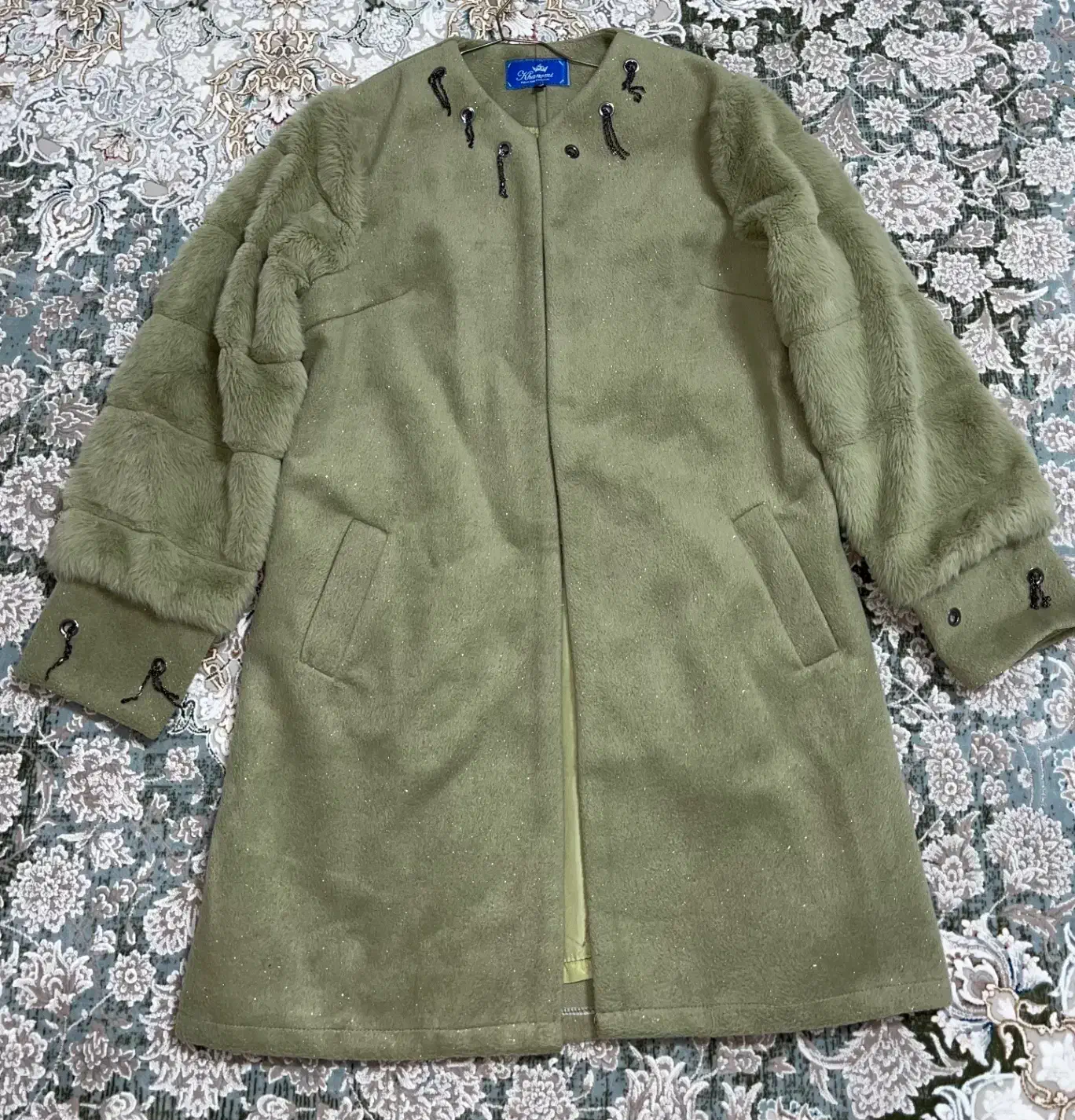 پالتو|لباس|نهاوند, |دیوار