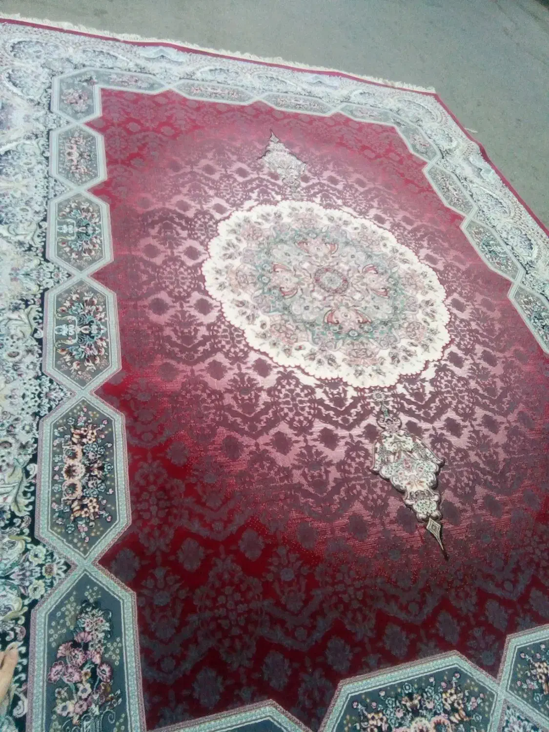 فرش۱۲متری نگین مشهددستبافت گونه|فرش|اصفهان, کوی امیریه|دیوار