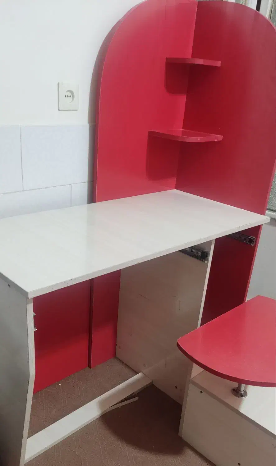 میز آرایشی|میز تحریر و کامپیوتر|یزد, |دیوار