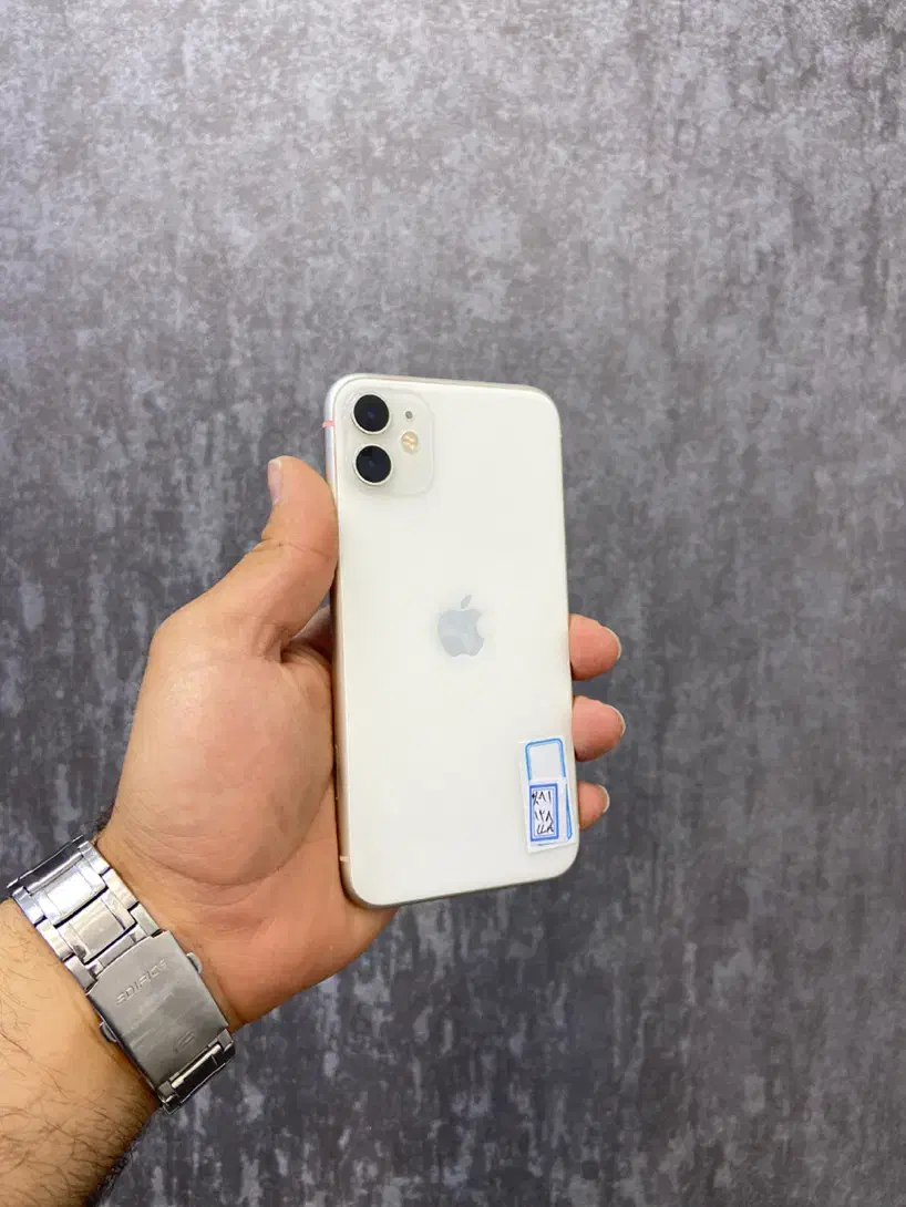 اپل ایفون ۱۱ نرمال سفیدشرایط اقساط ویژه بازنشستگان|موبایل|اصفهان, احمدآباد|دیوار