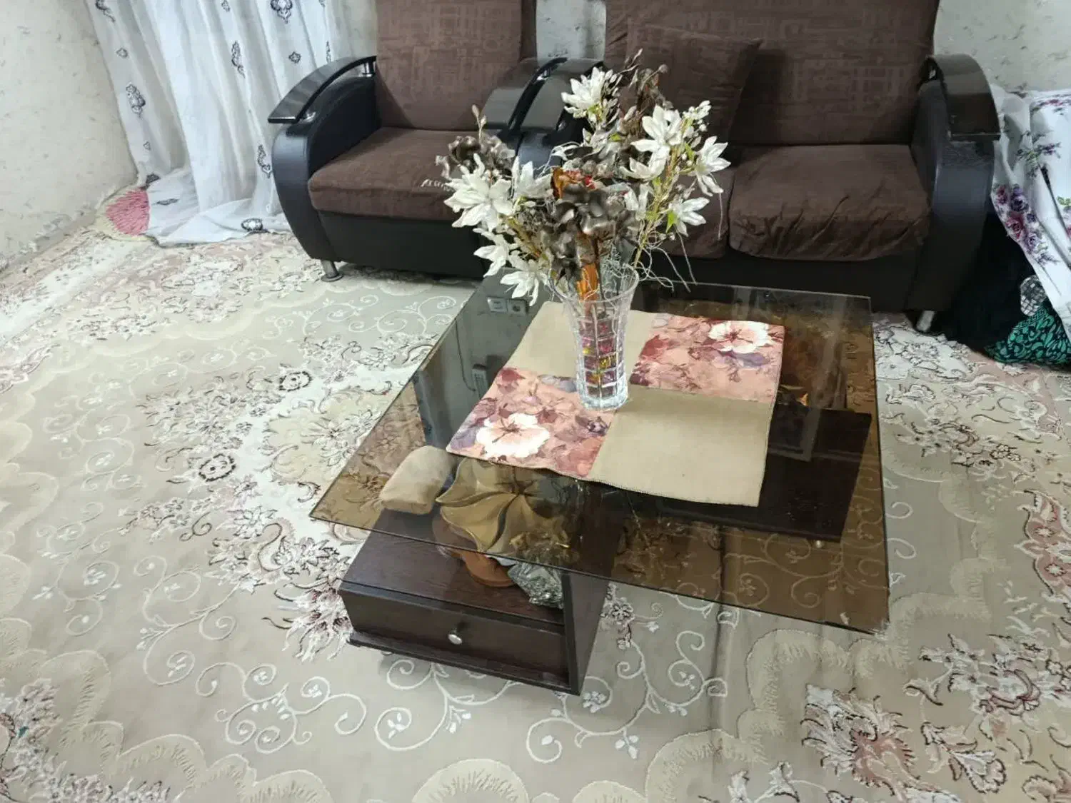 مبل راحتی هفت نفره و میز|مبلمان خانگی و میز عسلی|قم, شهرک امام حسن|دیوار