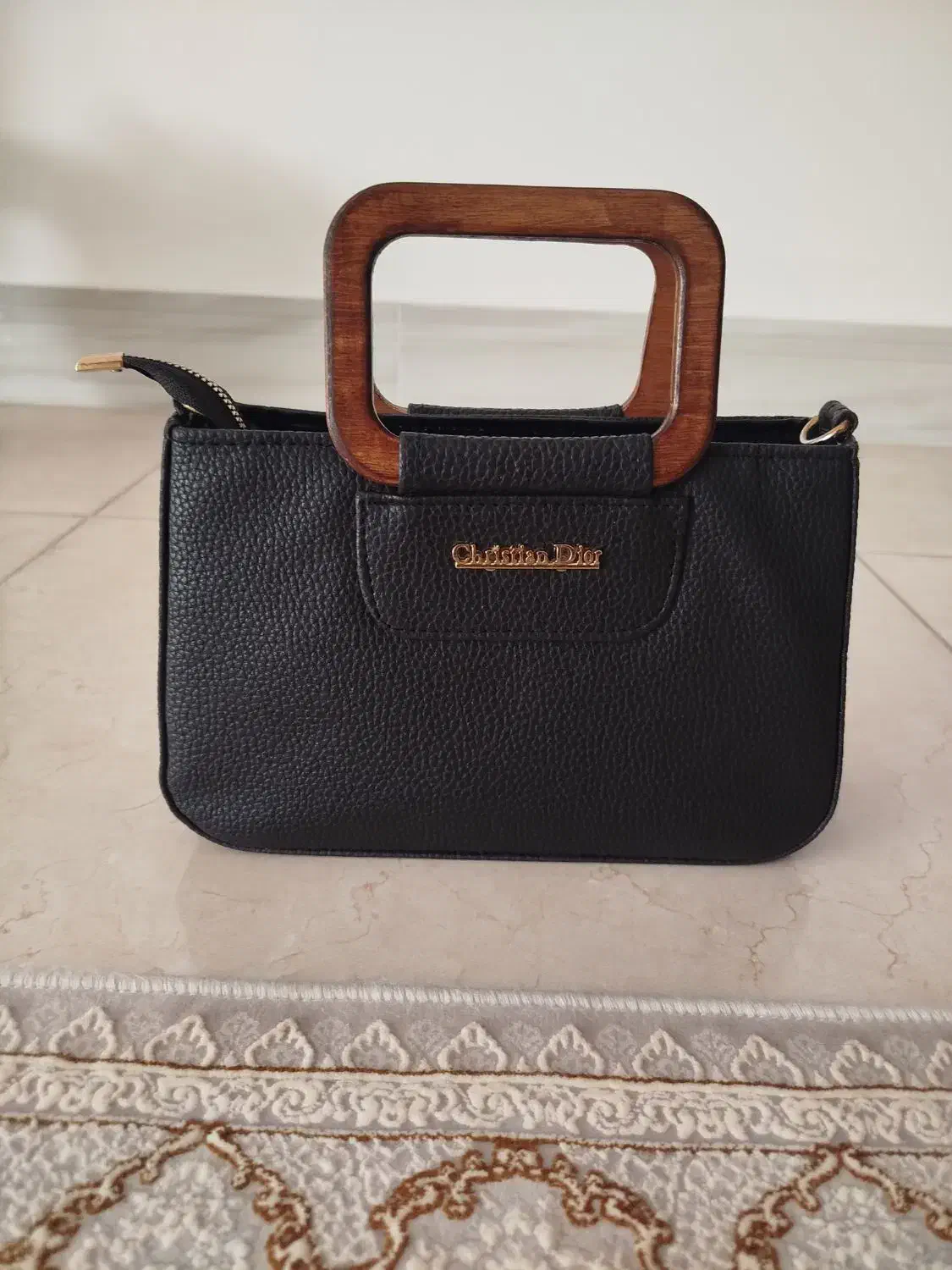 کیف دسته چوبی|کیف، کفش، کمربند|قم, باغ کرباسی|دیوار