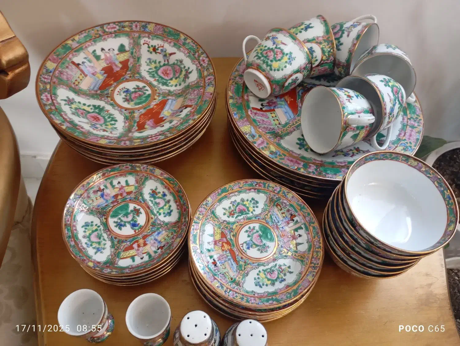 غذا خوری گل مرغی|کلکسیون اشیاء عتیقه|گرگان, |دیوار