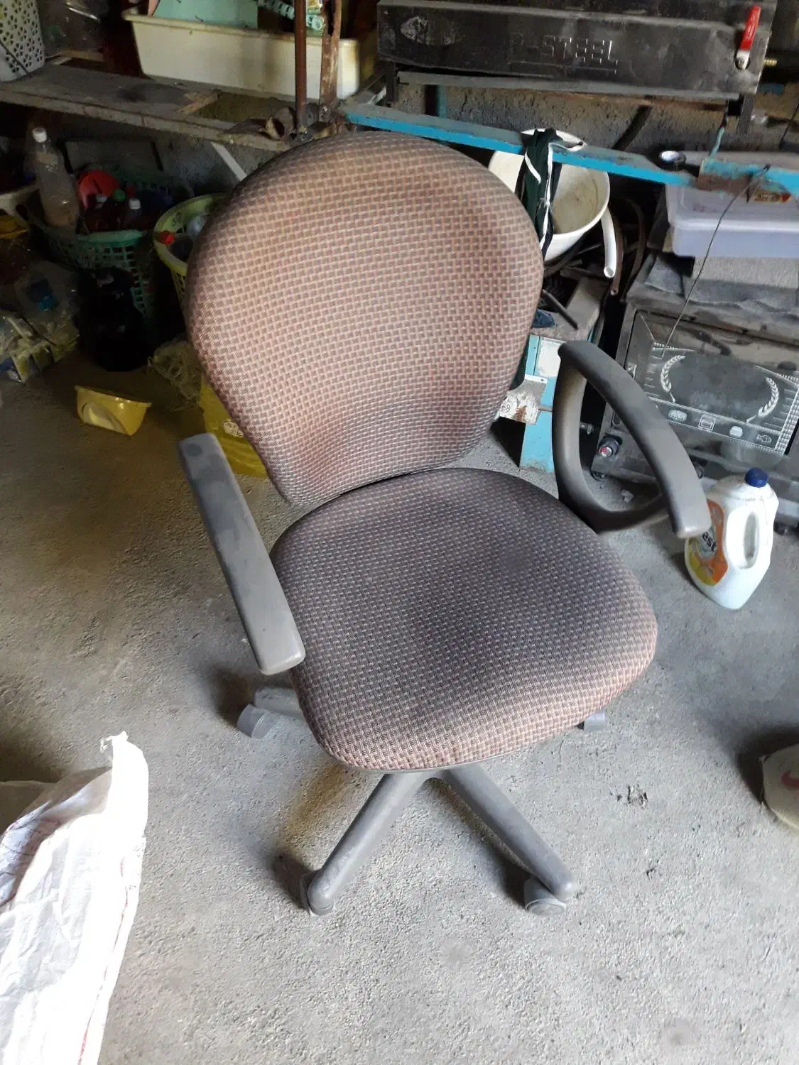 صندلی چرخدار|صندلی و نیمکت|مینودشت, |دیوار