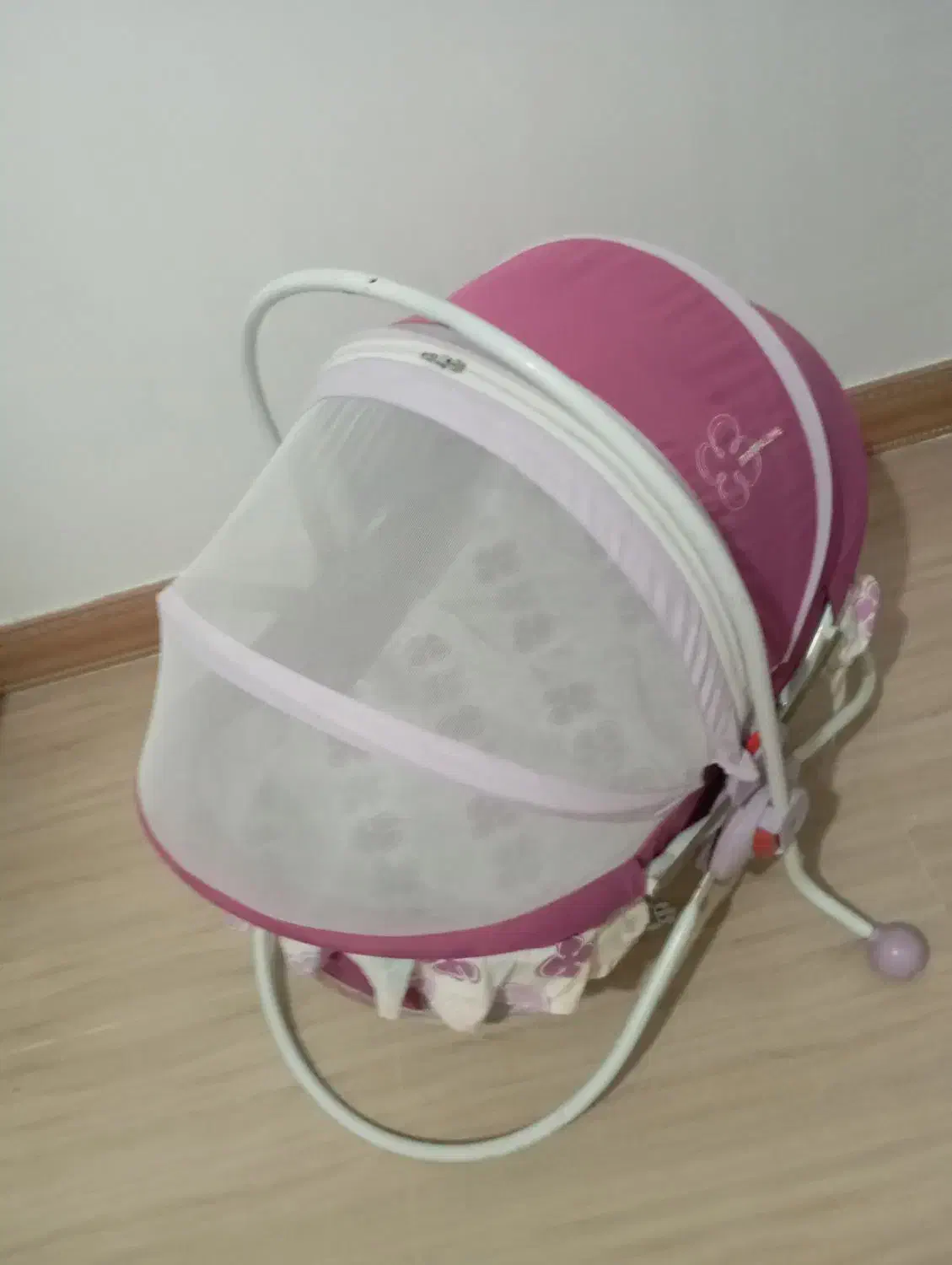 گهواره کودک|تخت و صندلی بچه|قیدار, |دیوار