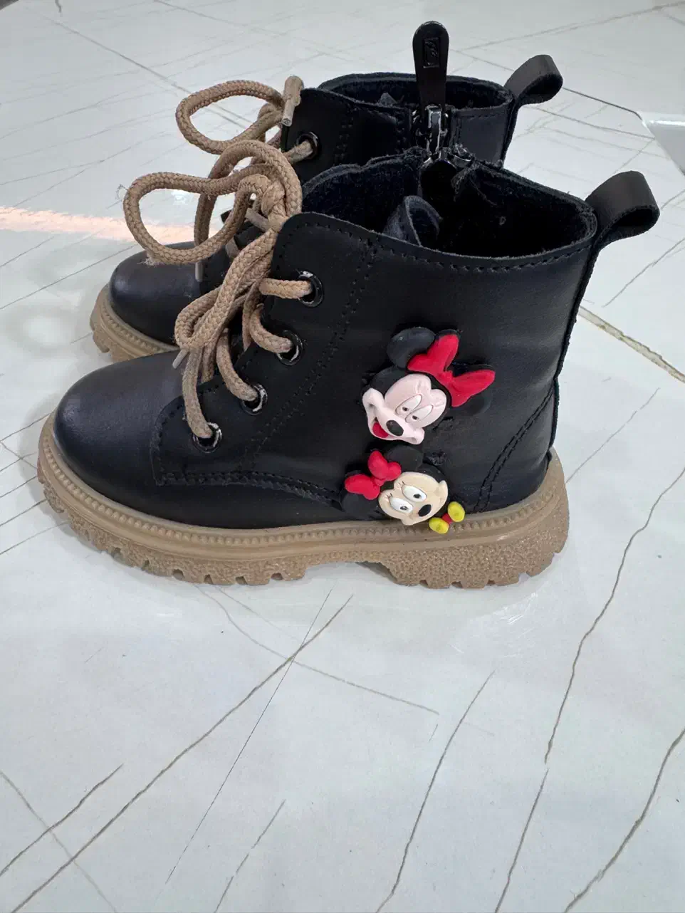 بوت بسیار نو و سالم|کفش و لباس بچه|شهریار, شهرک وائین|دیوار