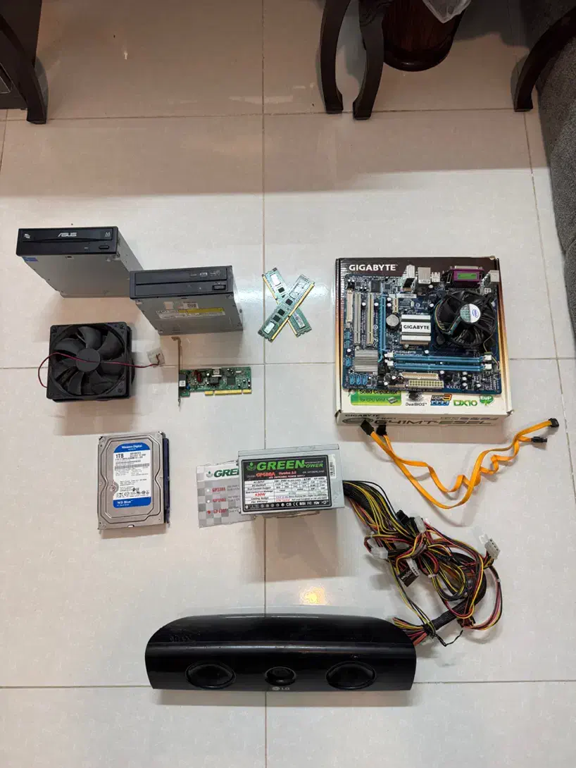 قطعات کامپیوتر cpu رم هاردفن وپاور ومادربرد اسپیکر|قطعات و لوازم جانبی رایانه|شیراز, گلدشت معالی‌آباد|دیوار