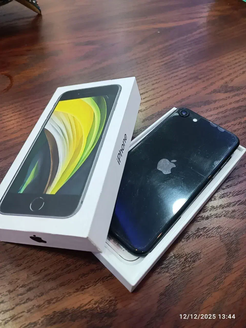 iPhone SE 2020|موبایل|دوگنبدان, |دیوار