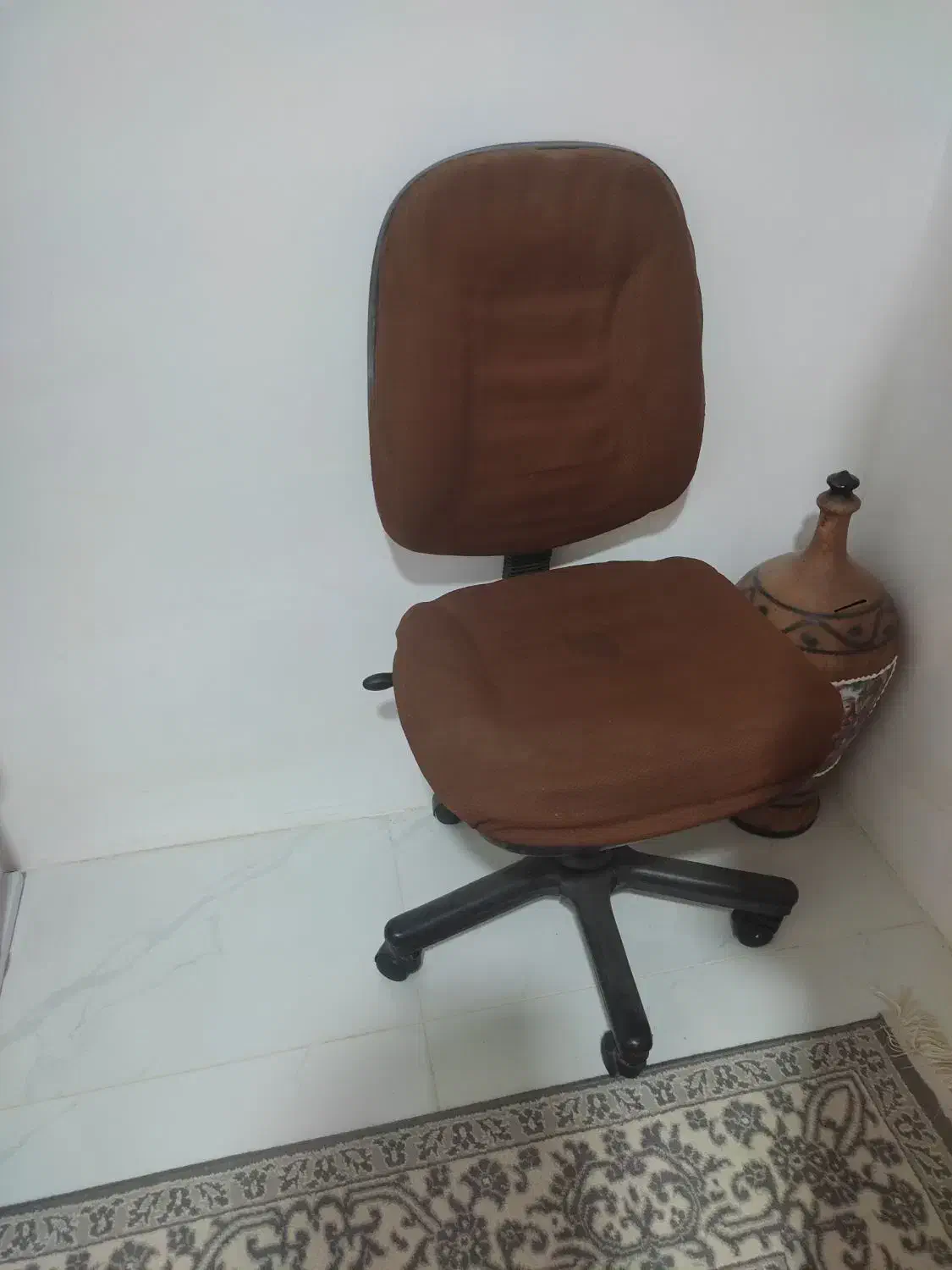 صندلی|صندلی و نیمکت|بردسکن, |دیوار