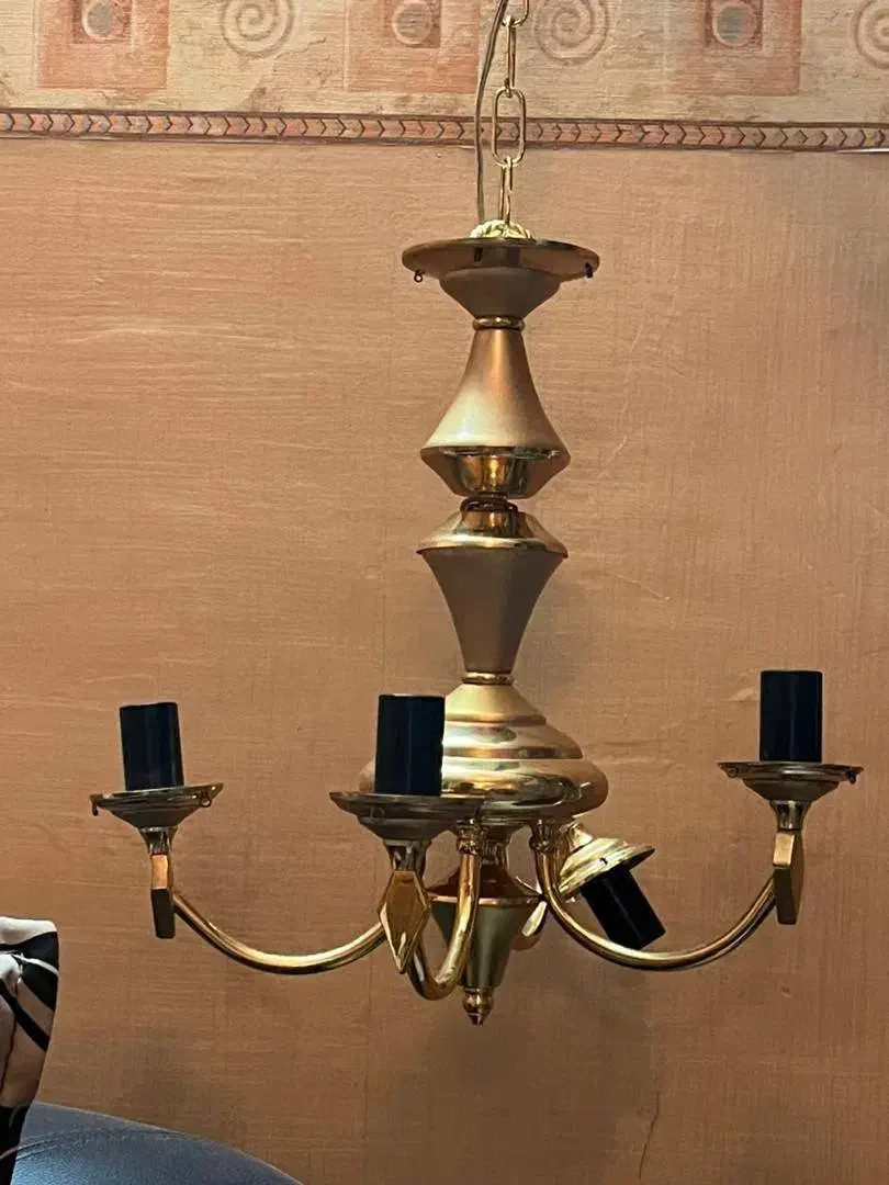 لوستر ۱۶ شعله دو عدد با یک ۴ شعله و یدونه فانوسی|لوستر و چراغ آویز|شیراز, فرهنگ شهر|دیوار