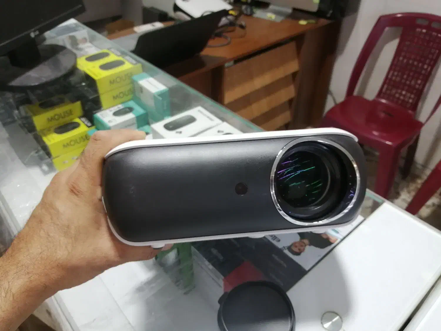 ویدیو پروژکتور 100 اینچ Happrun H1 بلوتوث دار|تلویزیون و پروژکتور|سراوان, |دیوار