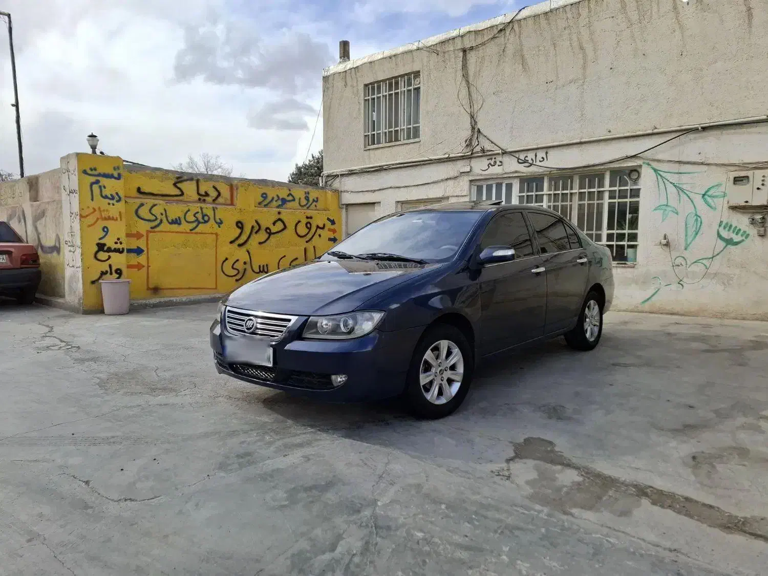 لیفان ۶۲۰ ۱۸۰۰|خودرو سواری و وانت|چهارباغ, |دیوار