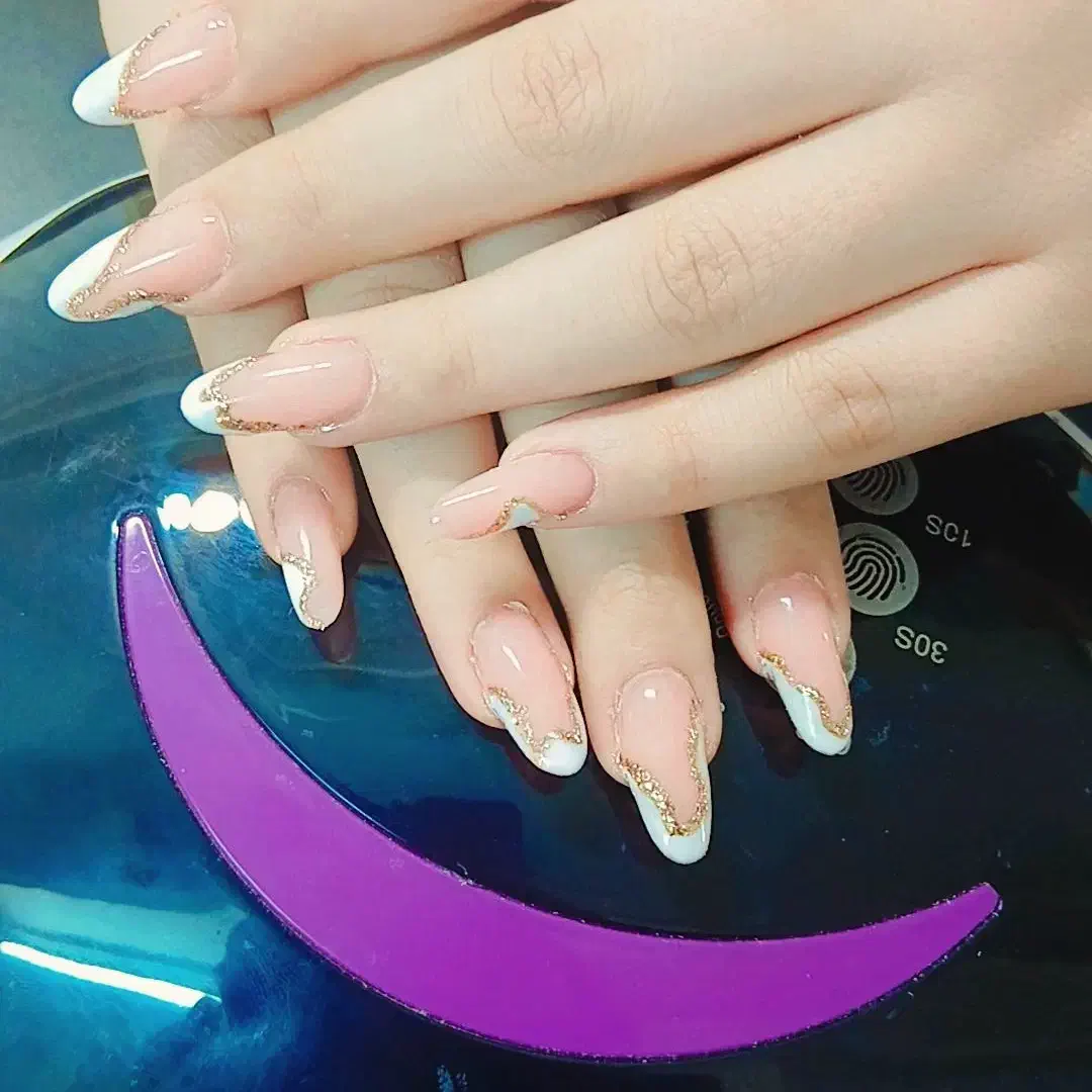 کاشت ناخن فقط ۲۵۰|خدمات آرایشگری و زیبایی|مشهد, کوشش|دیوار