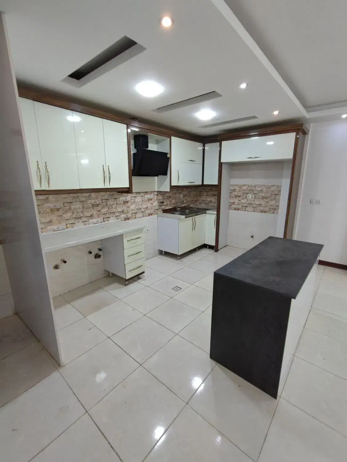 آپارتمان 100 متری جنوبی (فاز 2) شهرک سیمرغ|فروش آپارتمان|برخوار, |دیوار