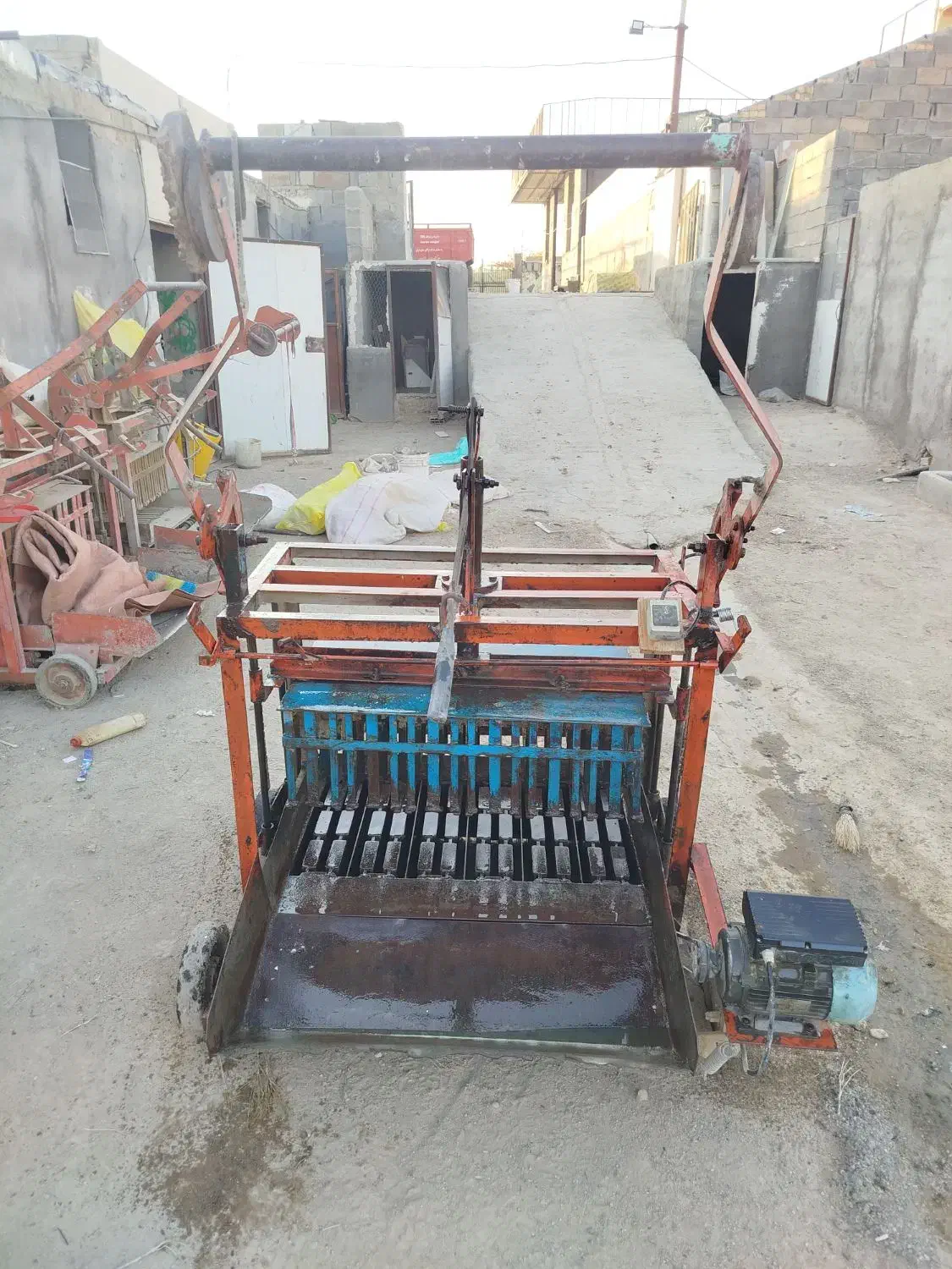 دستگاه بلوک زن|مصالح و تجهیزات ساختمان|بیجار, |دیوار