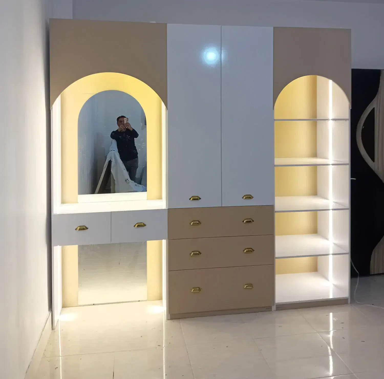 کمد دیواری|جاکفشی، کمد، دراور|میانه, |دیوار