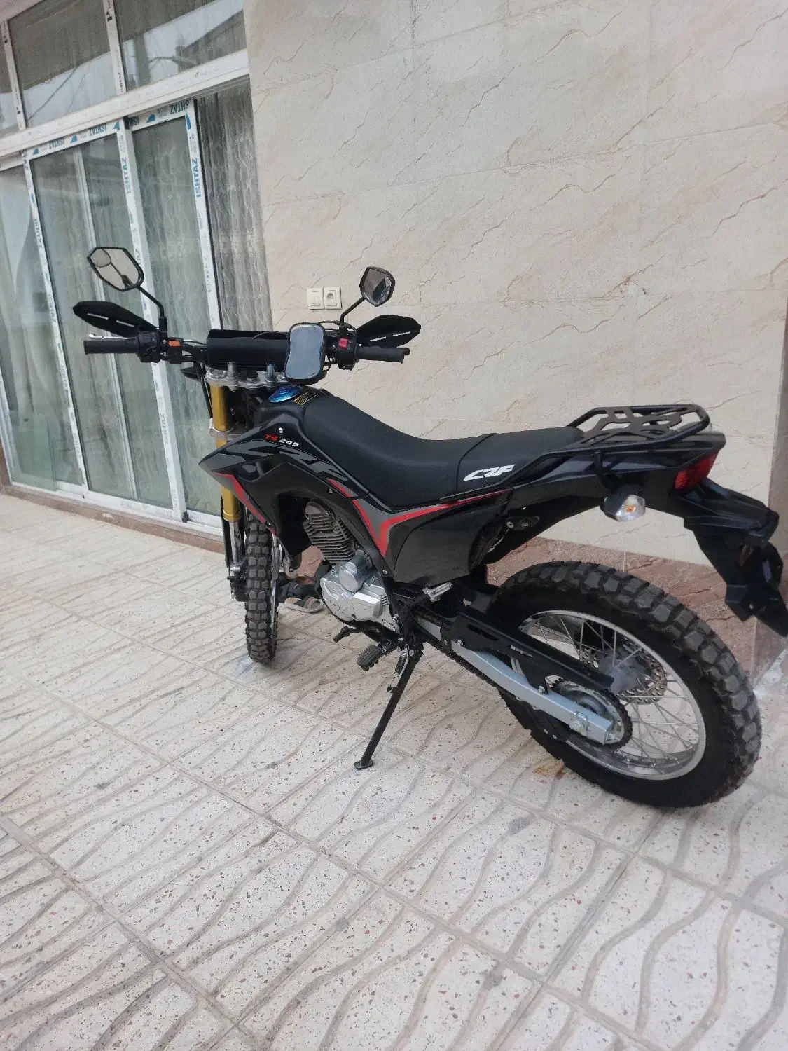 تریل عروسک|موتورسیکلت|برخوار, |دیوار