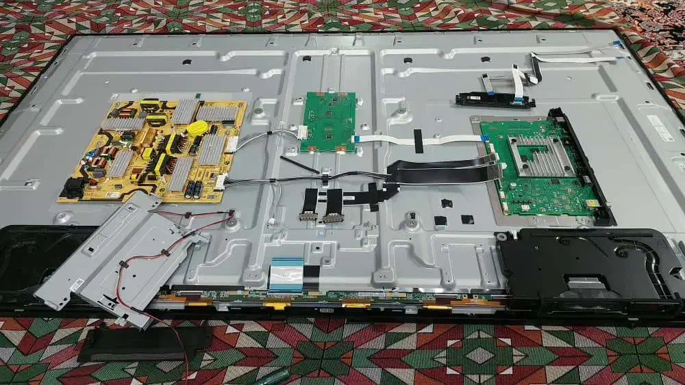 تعمیرات وخریدار انواع ال ای دی سالم وشکسته|تلویزیون و پروژکتور|تهران, صادقیه|دیوار