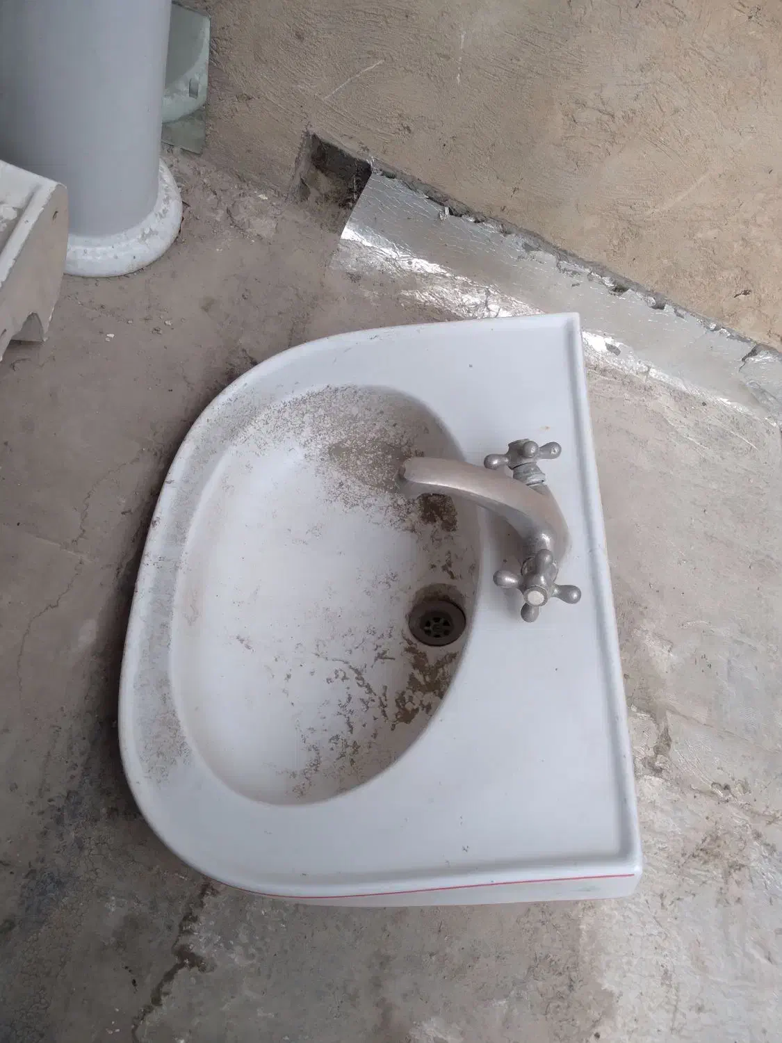 روشویی همراه با شیر|لوازم سرویس بهداشتی|ملایر, |دیوار