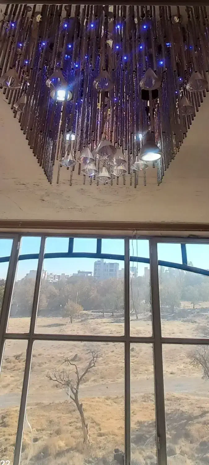 سه عدد لوستر سقفی و آیفن تصویری|لوستر و چراغ آویز|همدان, |دیوار