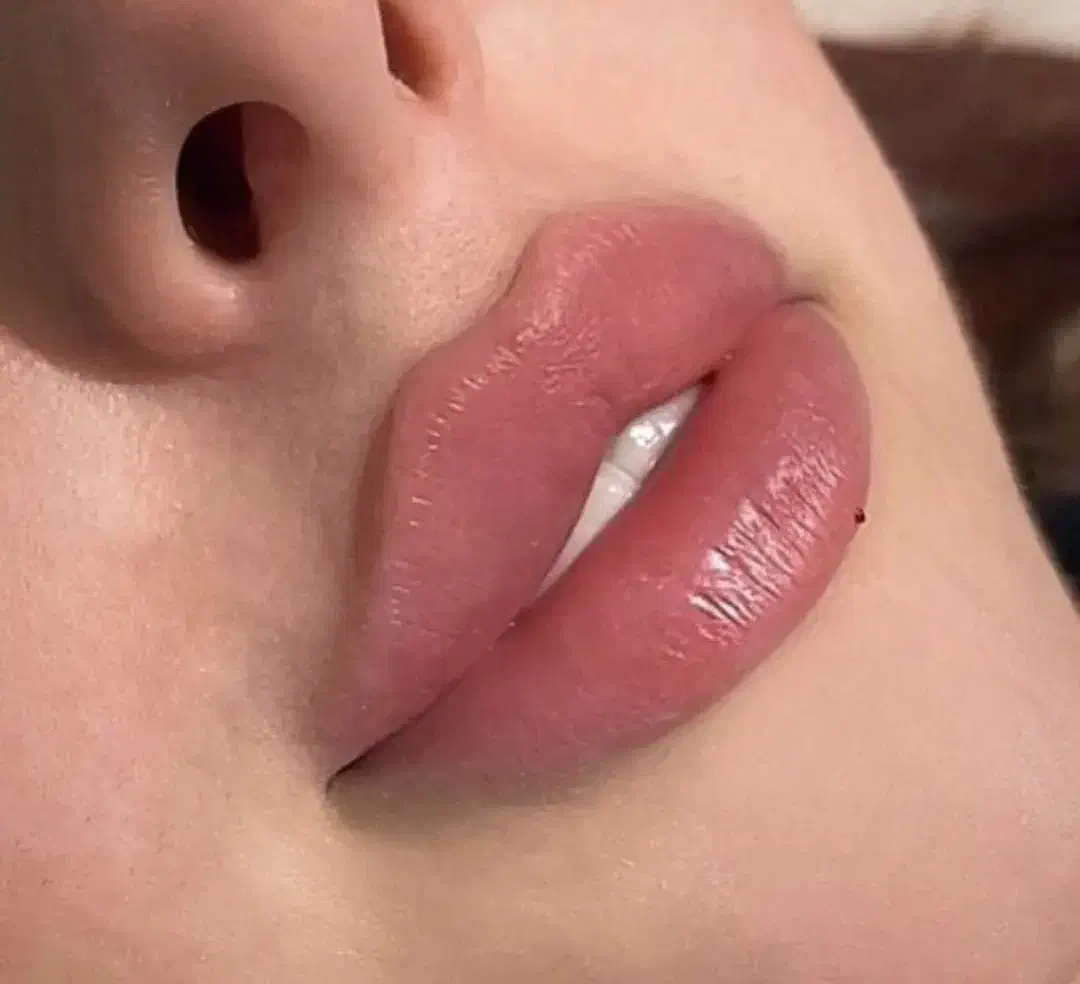 ژل لب با تکنیک m|خدمات آرایشگری و زیبایی|بهبهان, |دیوار