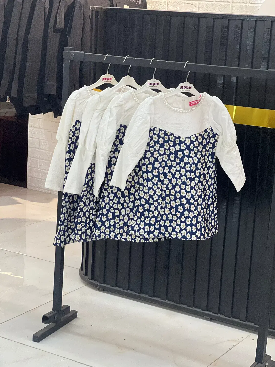 فروش عمده ۳۰۰ تومن|لباس|مشهد, ده دی|دیوار