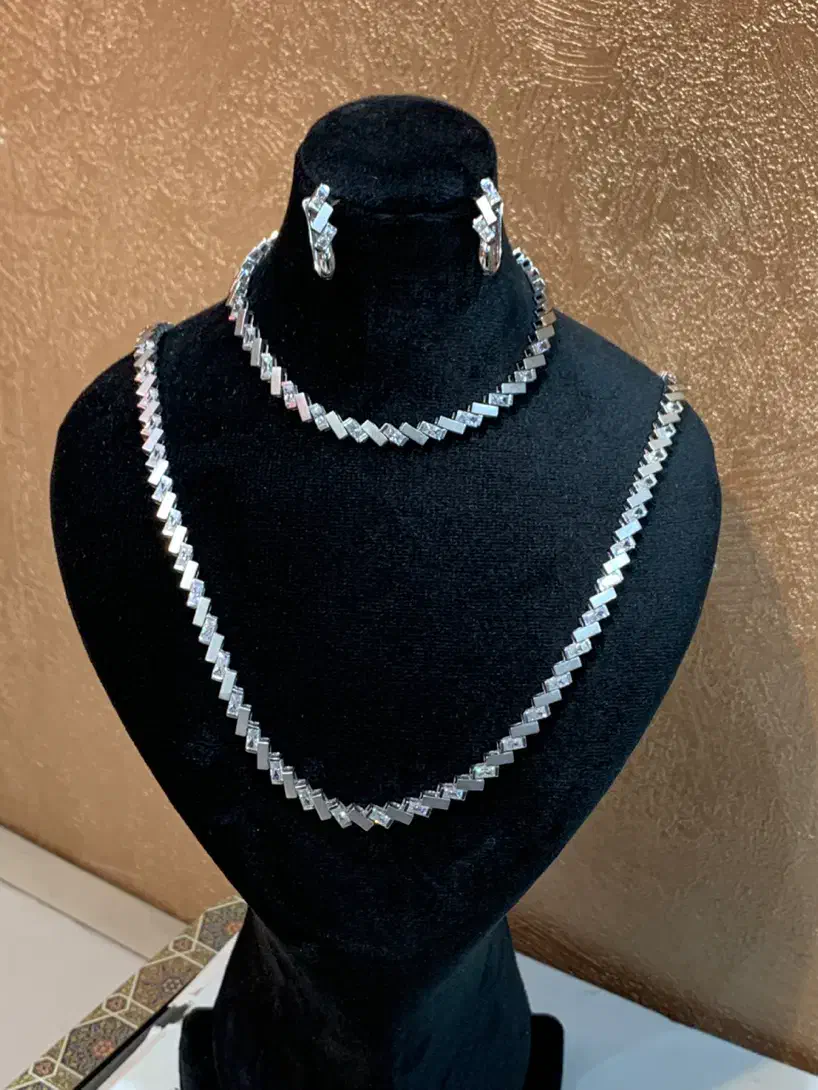 سرویس طلای سفید در حد نو|جواهرات|قم, سالاریه|دیوار