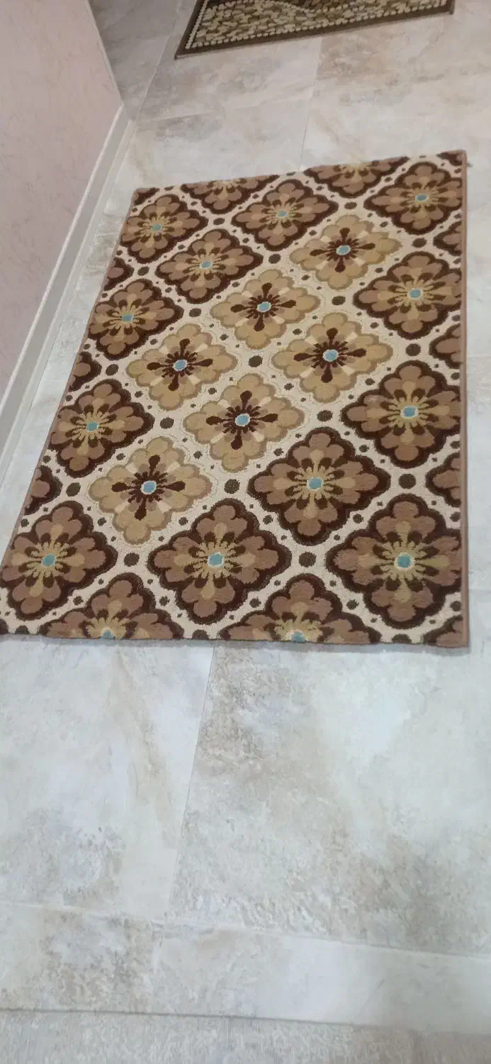 فرش|فرش|فردیس, سرحدی|دیوار