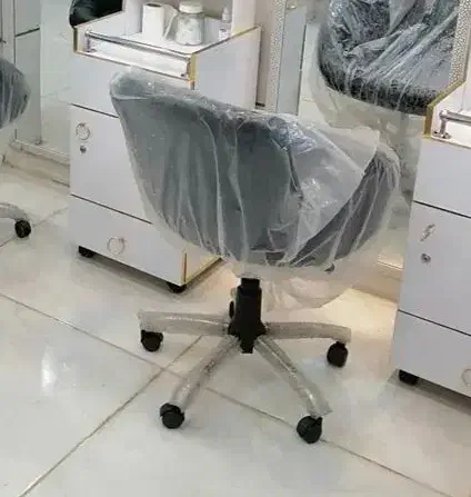 وسایل آرایشگاه زنانه|آرایشگاه و سالنهای زیبایی|مرودشت, کوشک|دیوار