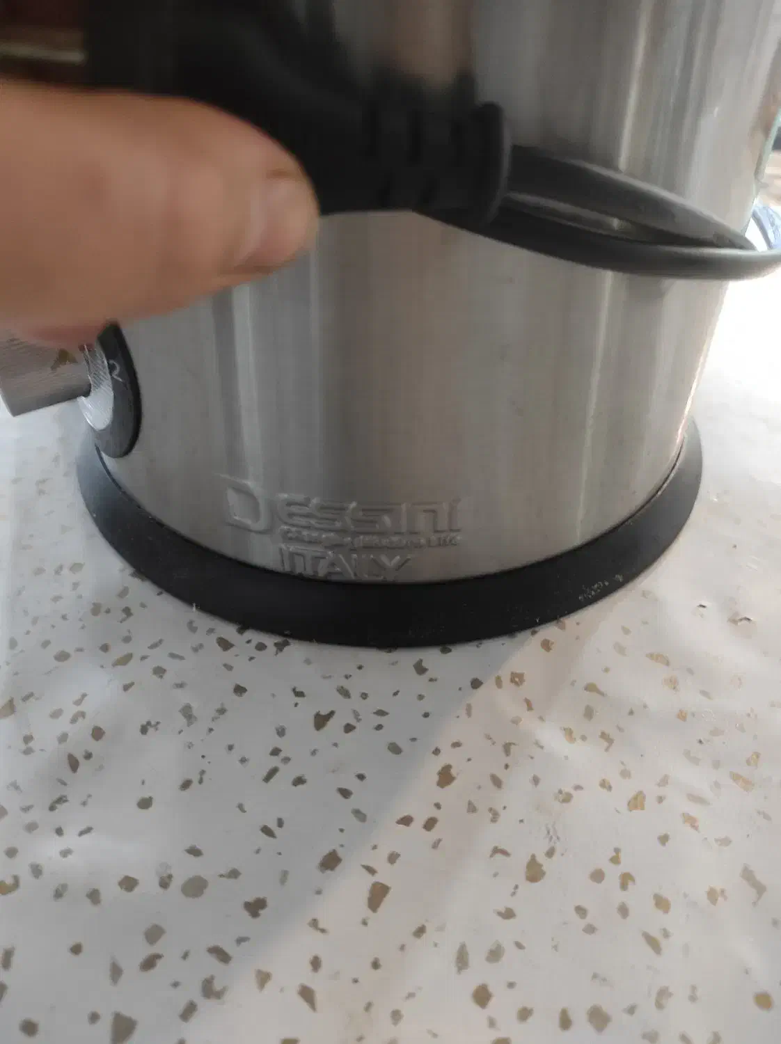 سه کاره دسینی|آبمیوهگیر و آبمرکباتگیر|اهواز, کوی باهنر|دیوار