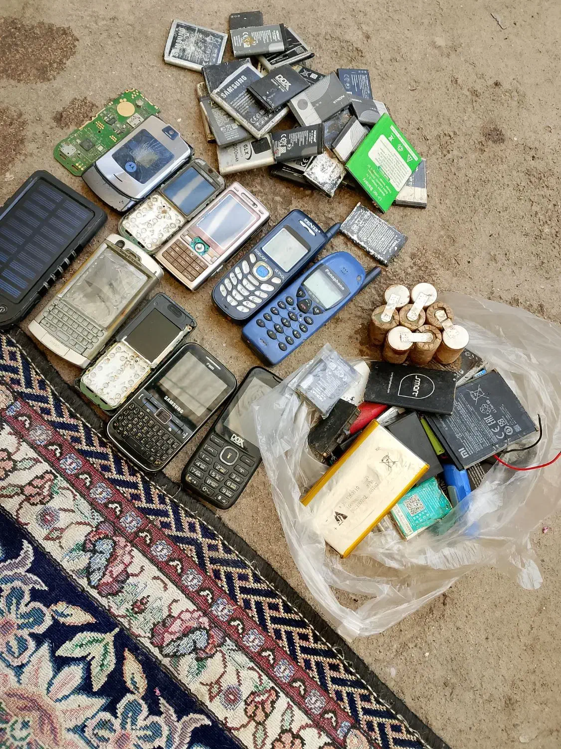 مقداری گوشی و باطری|لوازم جانبی موبایل و تبلت|لاهیجان, آهندان|دیوار