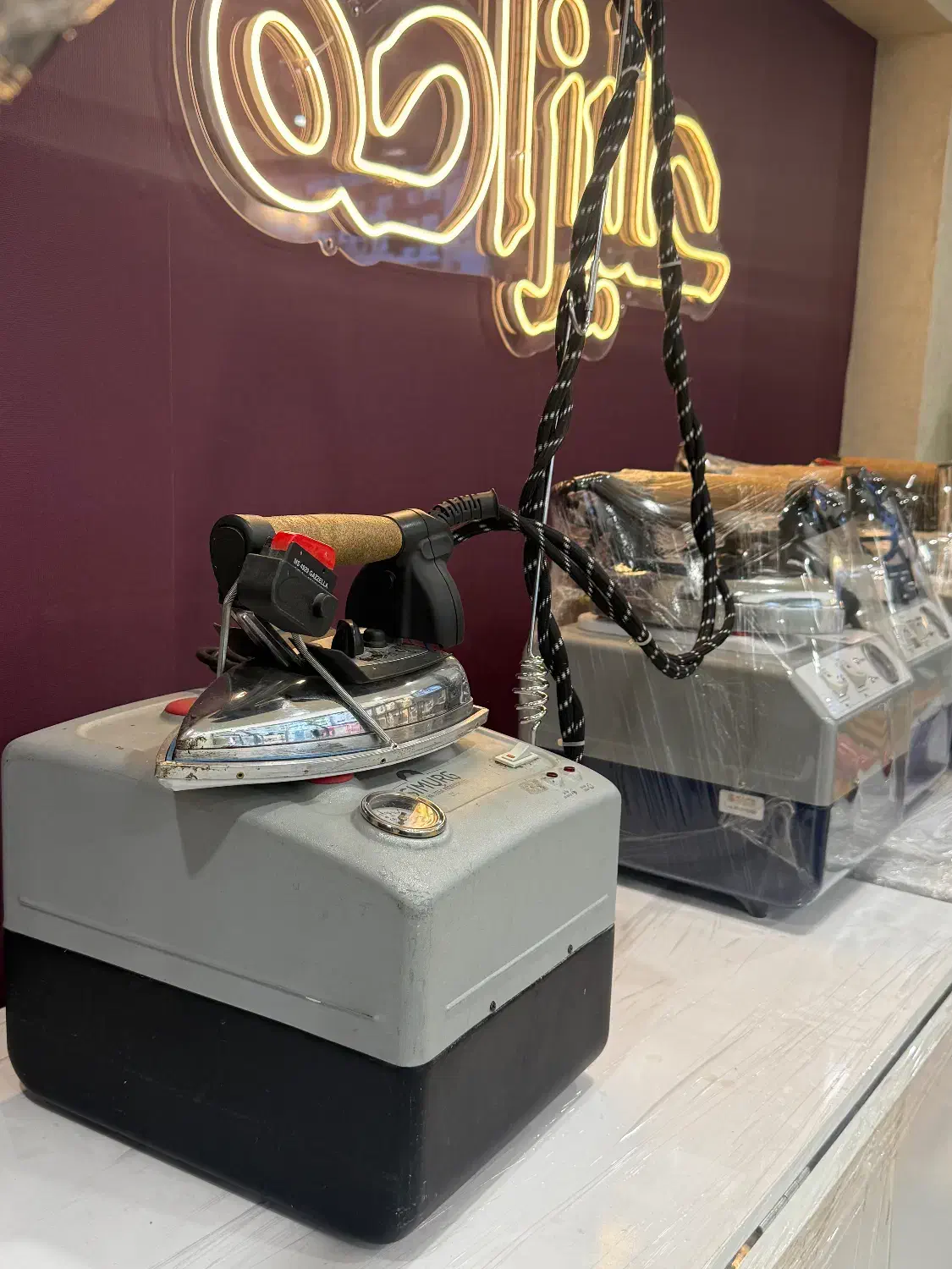 اتو دسته دوم|اتو و لوازم اتو|رشت, صفاری|دیوار