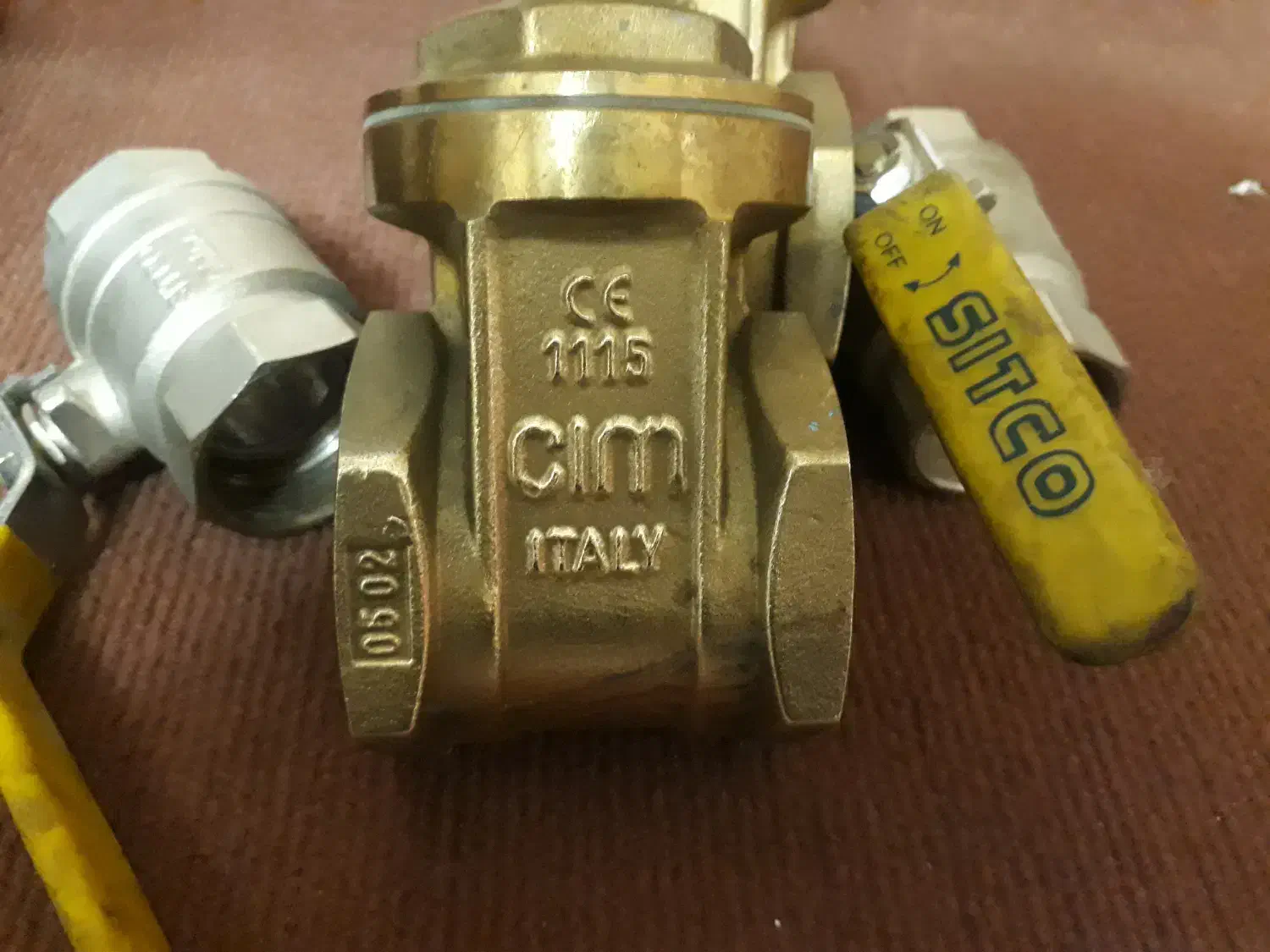 شیر فلکه کشویی 2اینچ و شیر گازی11/4 اینچ|مصالح و تجهیزات ساختمان|تهران, صادقیه|دیوار