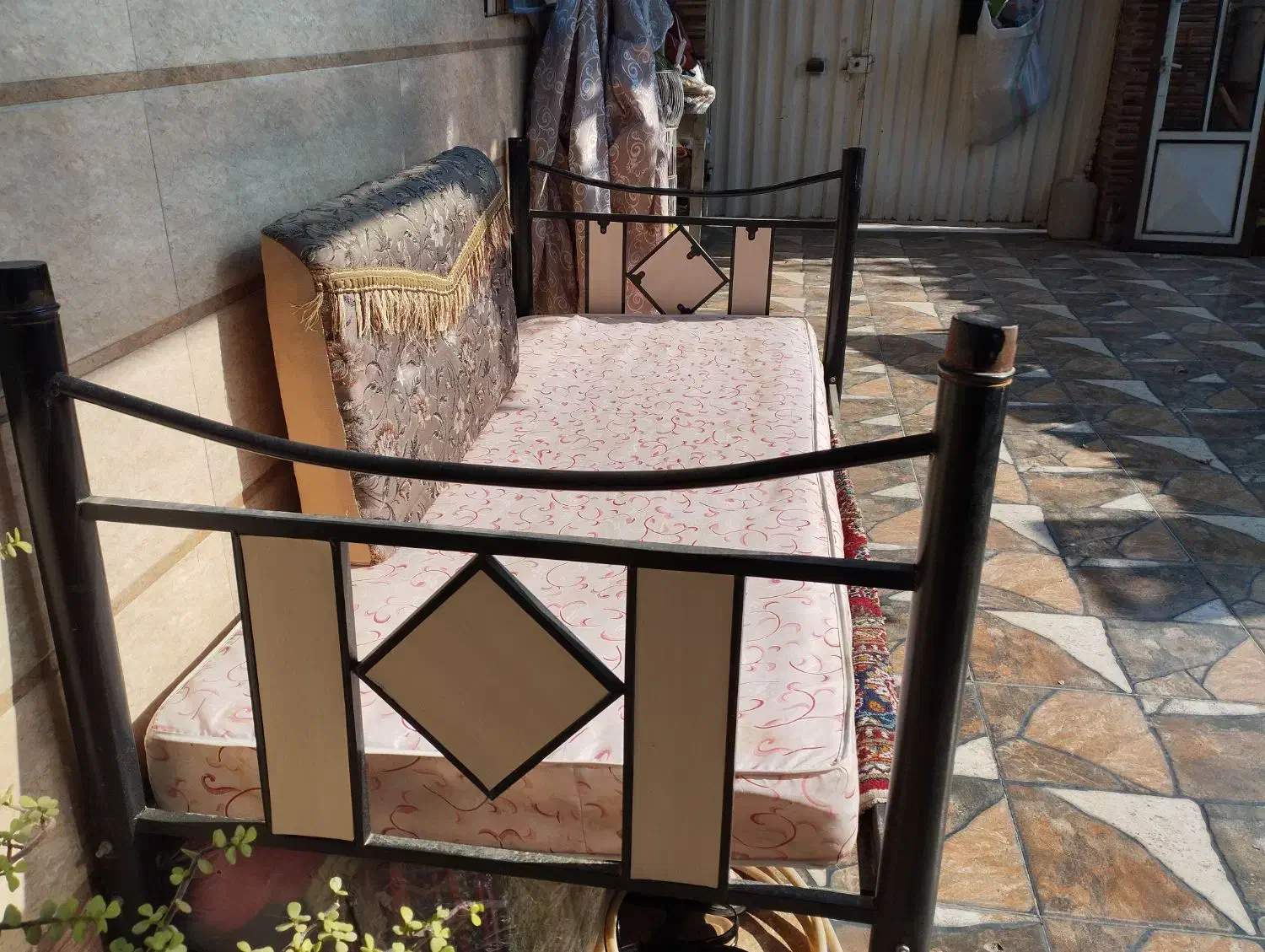 چند تیکه لوازم خانه|تخت و سرویس خواب|گنبد کاووس, |دیوار