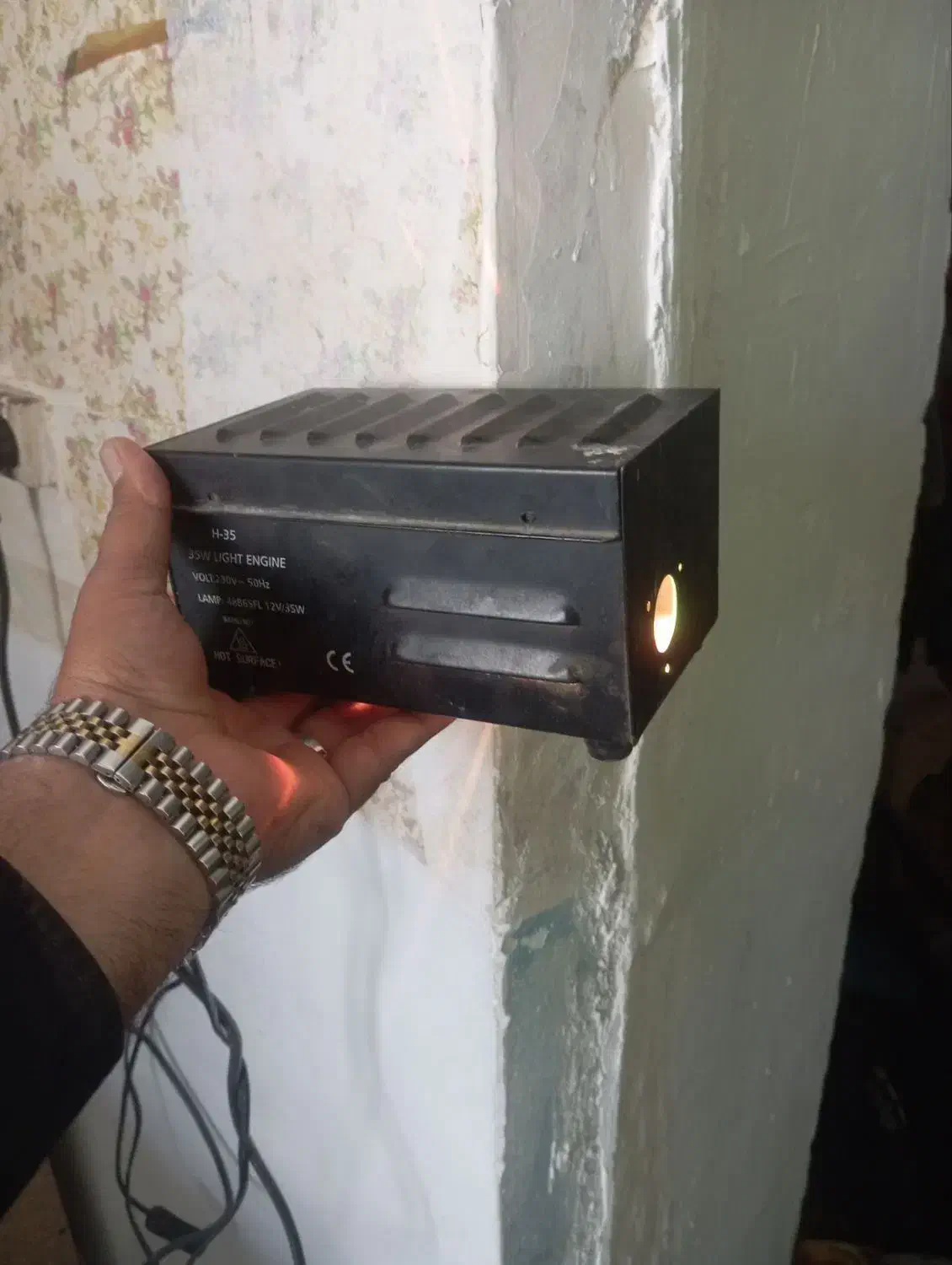 دستگاه نور گردان مراسم و نور افکن فیلم برداری|دوربین عکاسی و فیلمبرداری|زاهدان, |دیوار