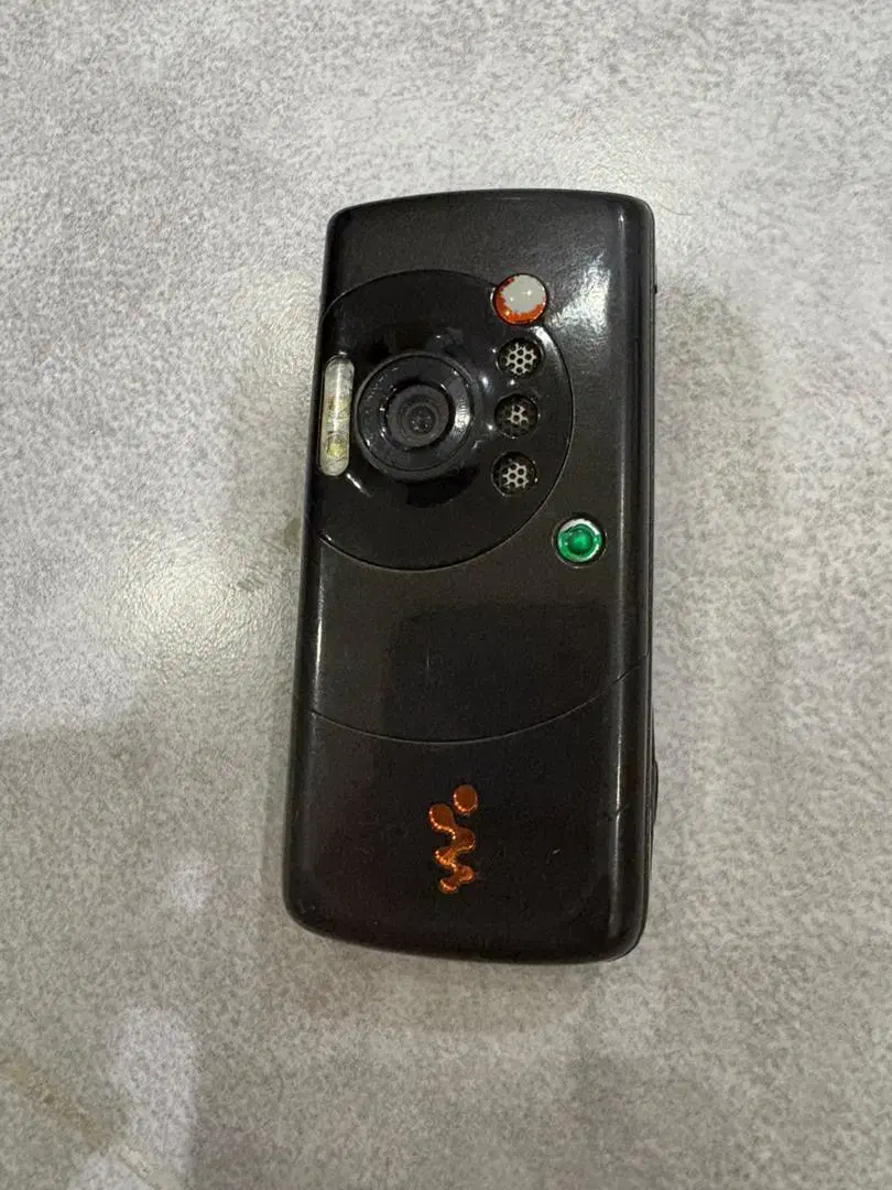 گوشی سونی اریکسون W810 با شارژر اصلی|موبایل|کرج, گلستان|دیوار