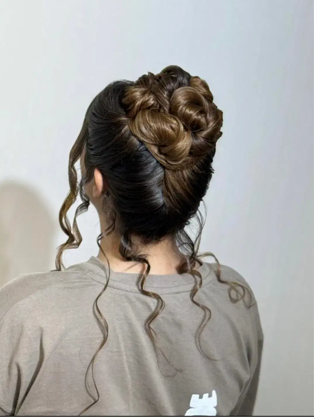 شنیون میکاپ عروس با بهترین قیمت|خدمات آرایشگری و زیبایی|اصفهان, شهید رجایی|دیوار