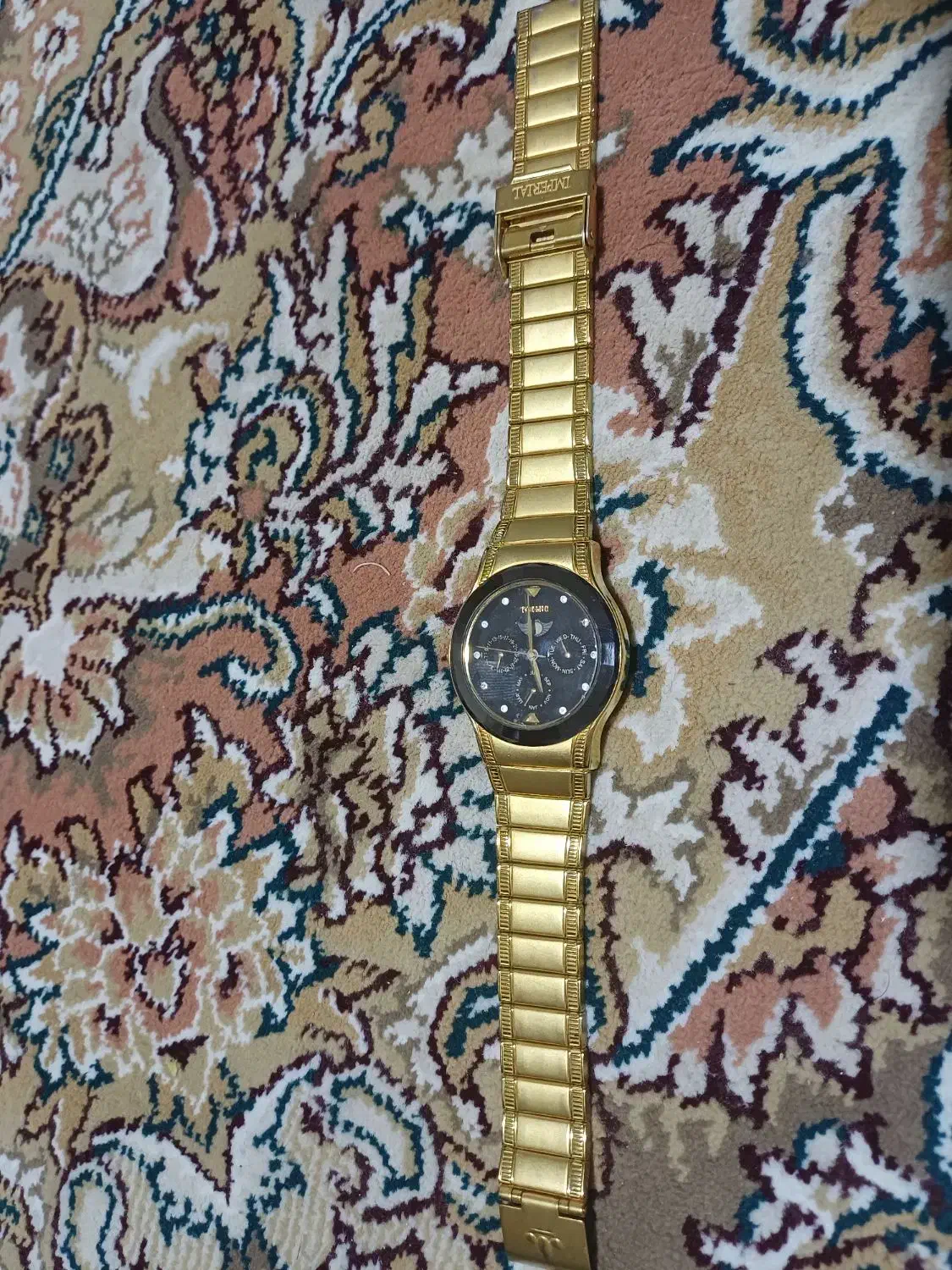 ساعت بسیار نو وتمیز بارنگ ثابت|ساعت|بندر ماهشهر, |دیوار