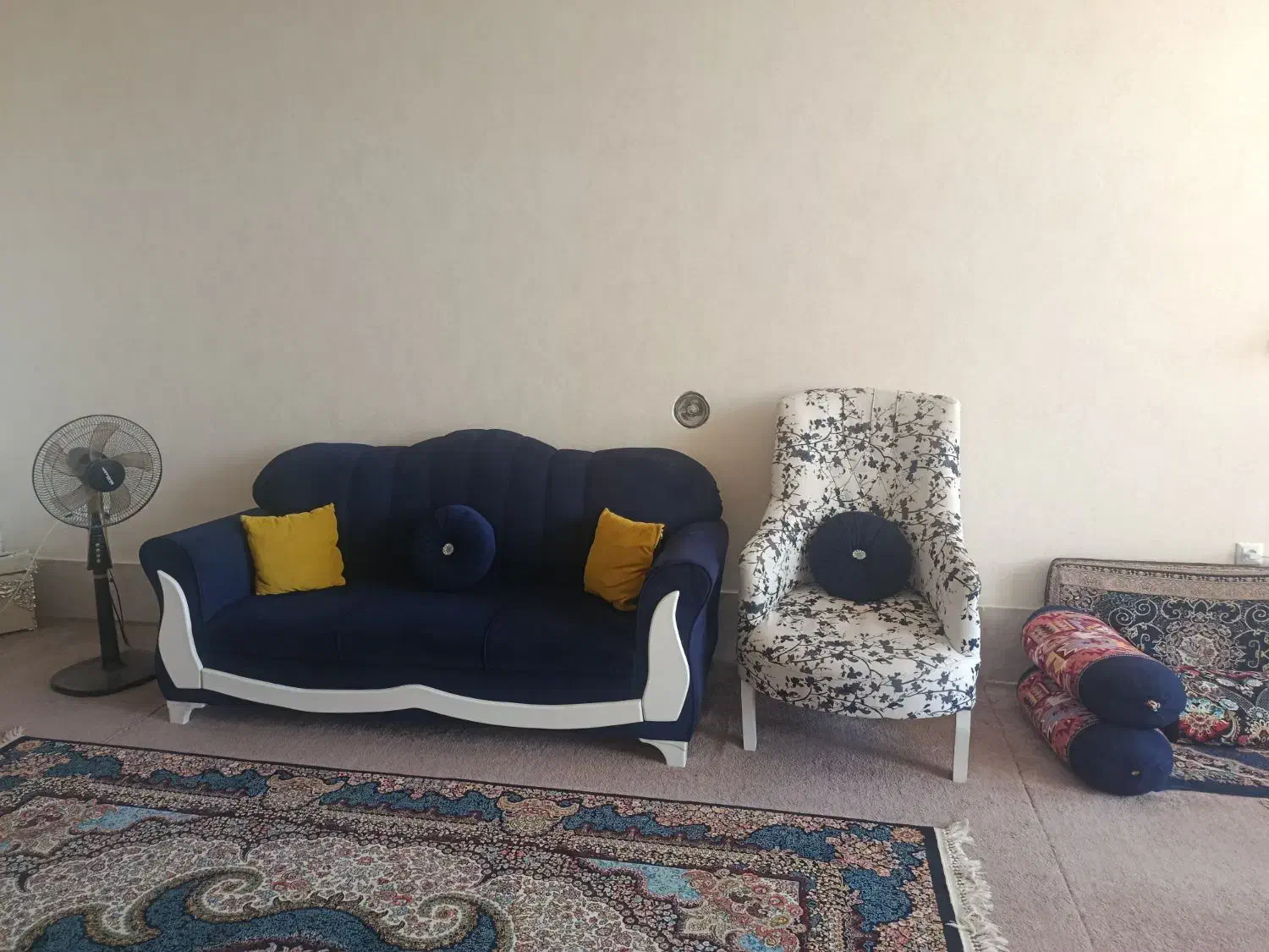 مبل ۷نفره دیبا|مبلمان خانگی و میز عسلی|مرودشت, بیست متری بیمارستان|دیوار