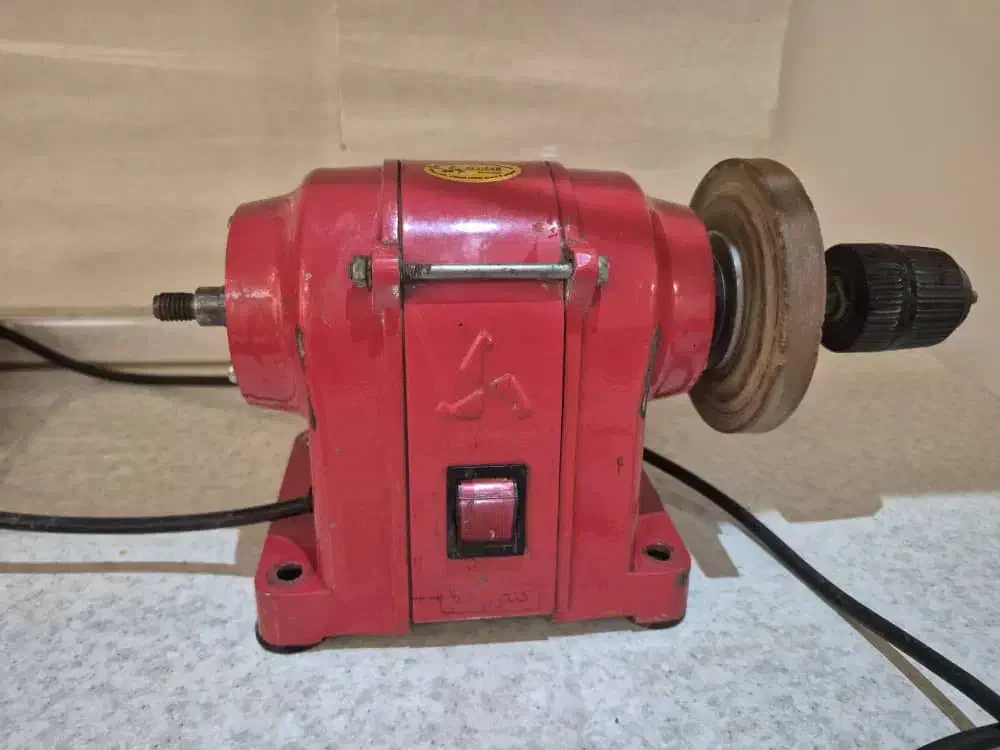 گوهر تراش محک|جواهرات|تهران, پرستار|دیوار