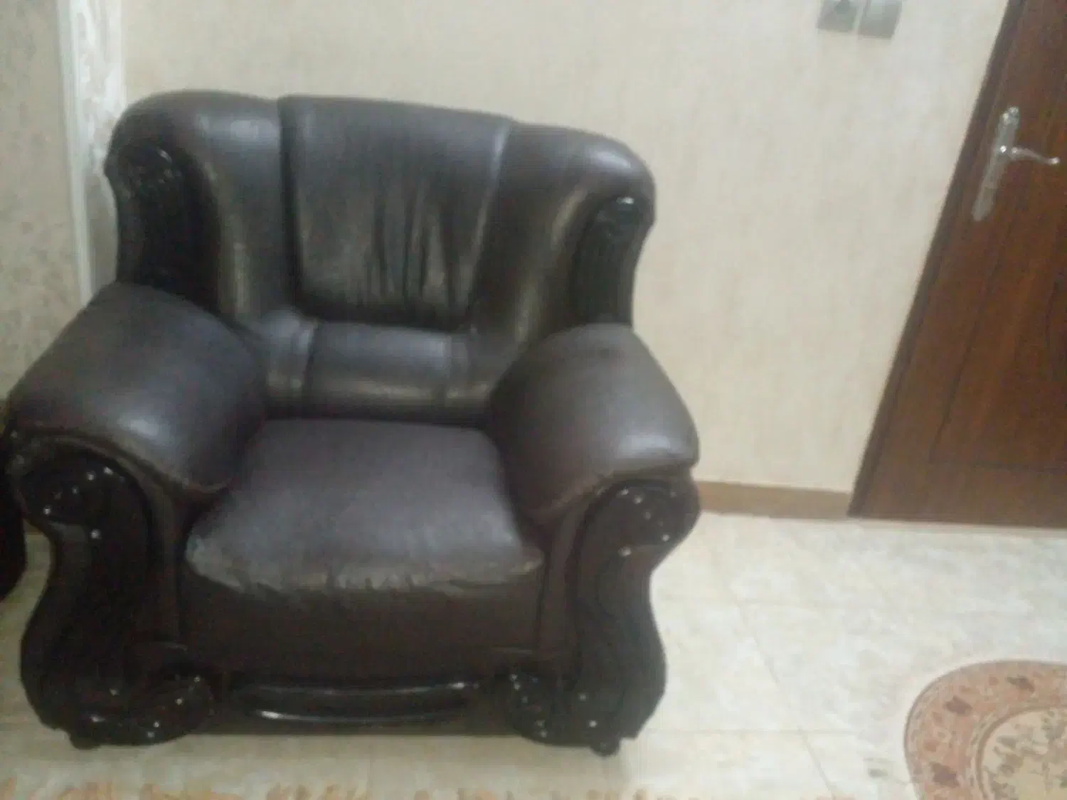 مبل هفت نفره چرم|مبلمان خانگی و میز عسلی|خمینی‌شهر, |دیوار